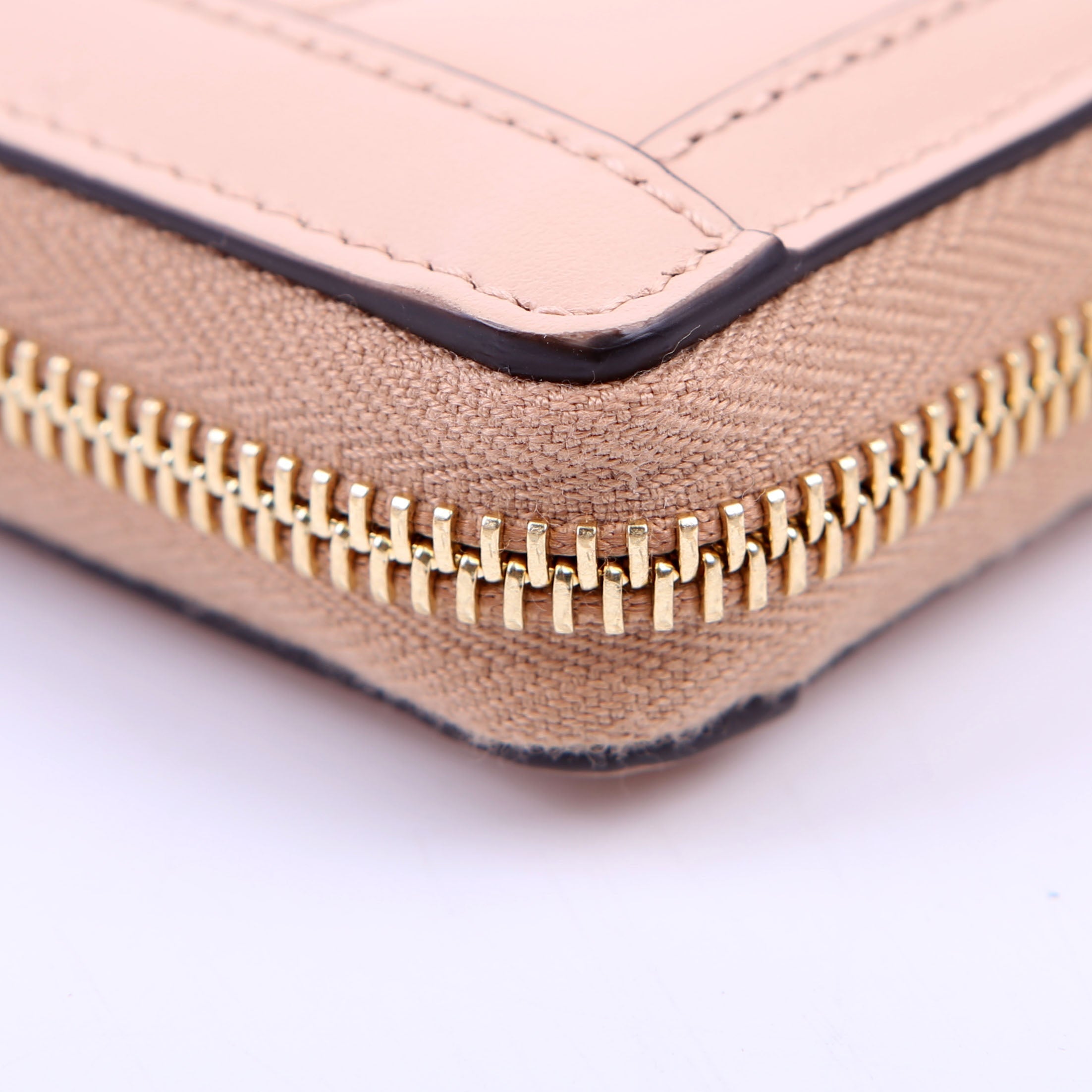 Gucci 723784 GG Matelasse Long Wallet Nude