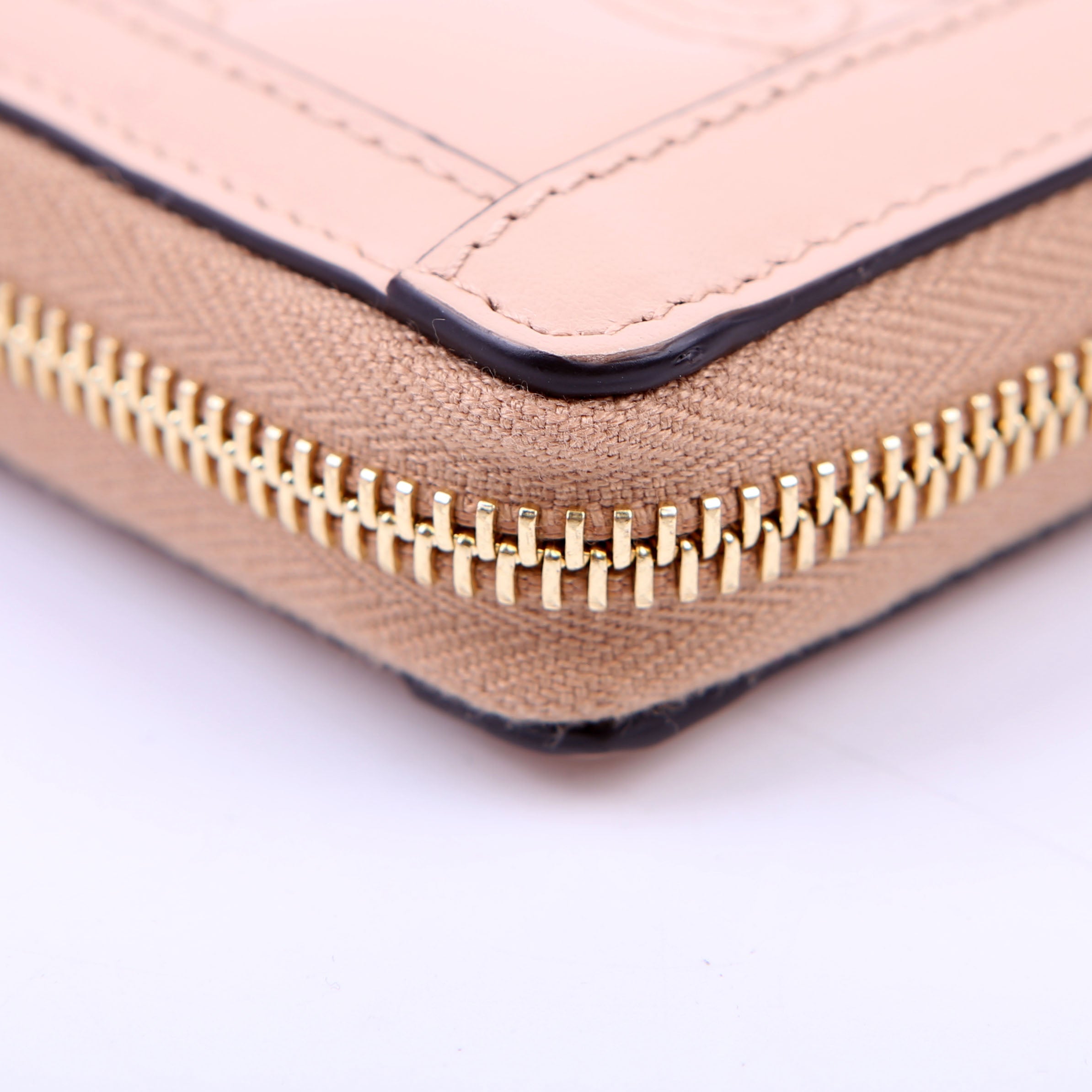 Gucci 723784 GG Matelasse Long Wallet Nude