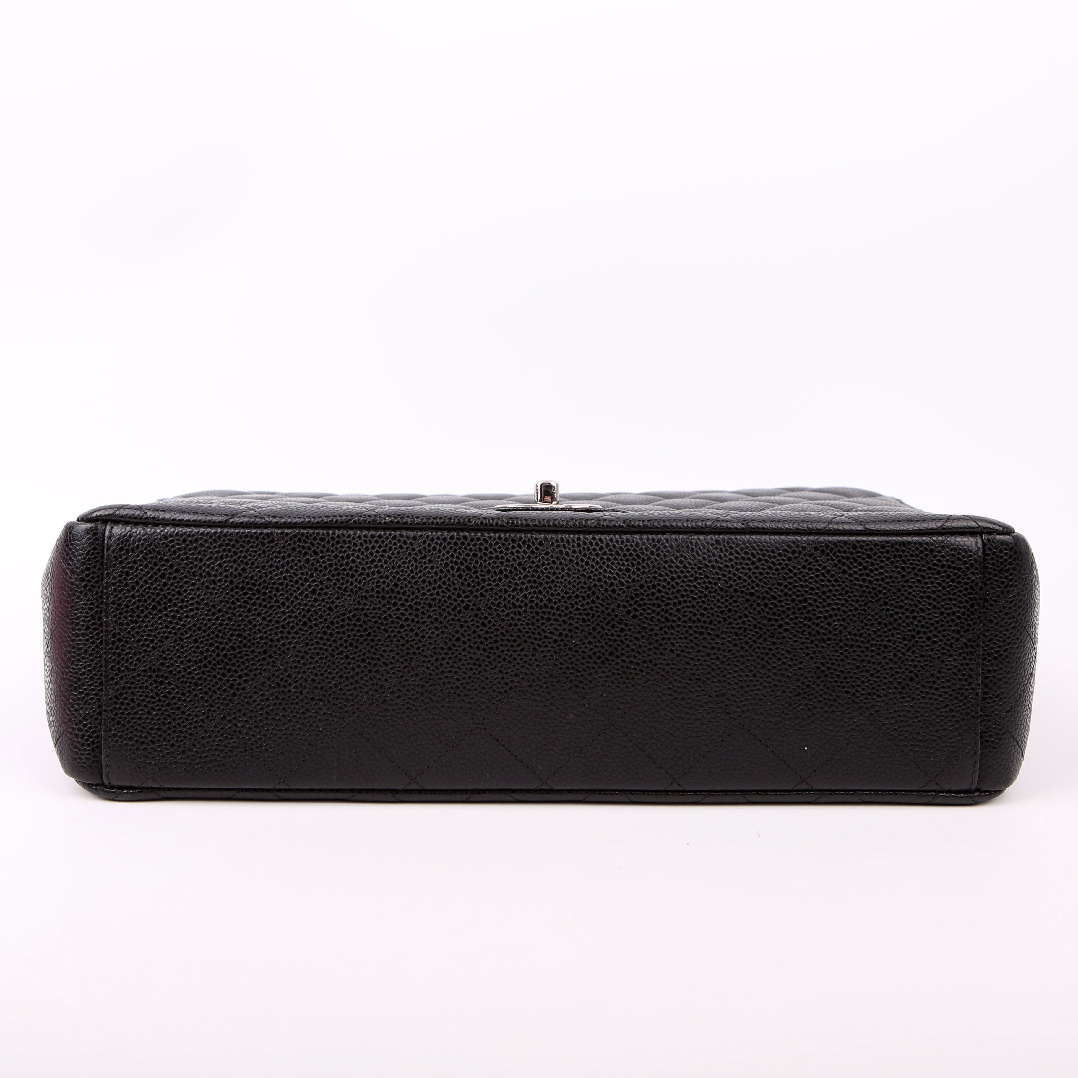 Classic Flap Maxi Caviar 15M Black