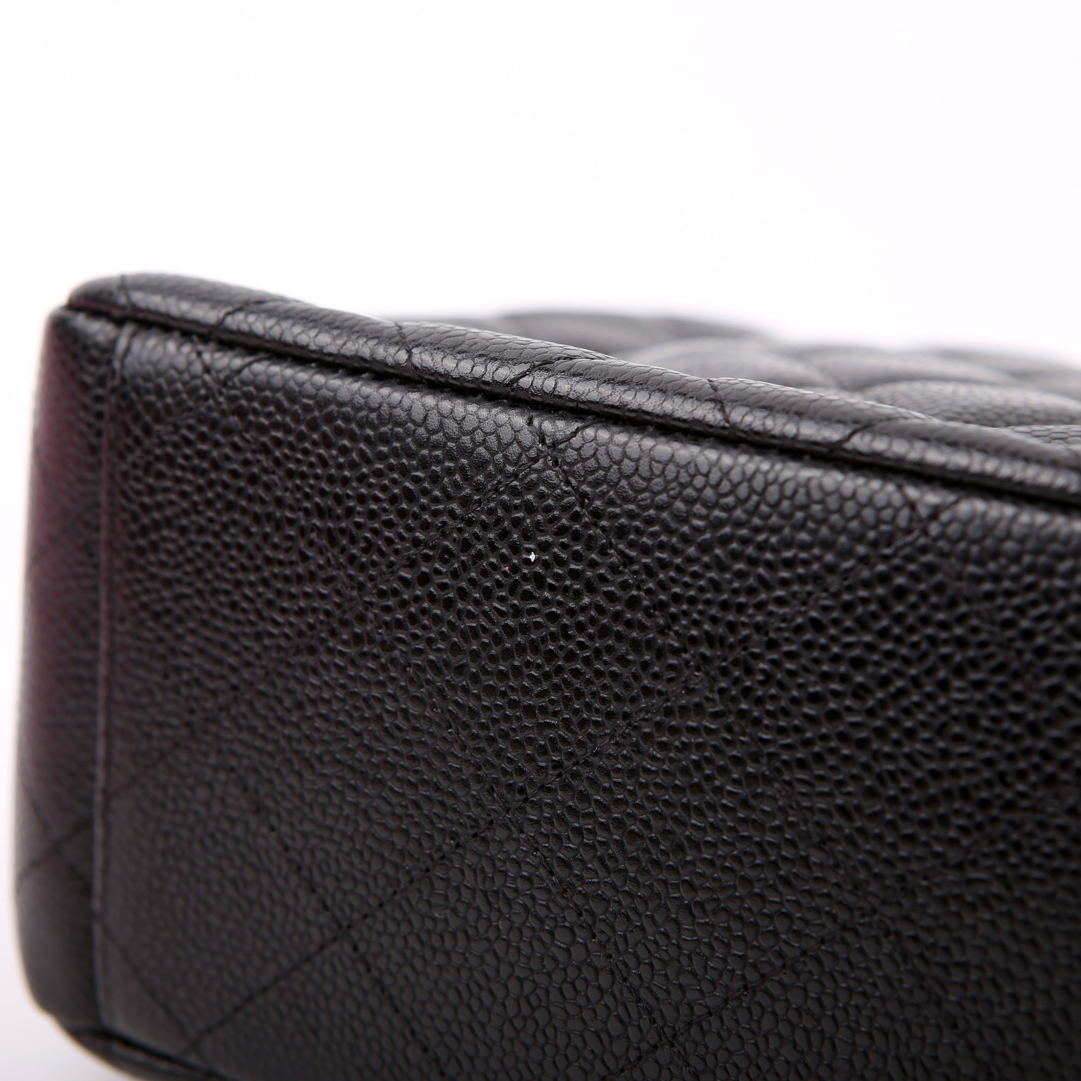 Classic Flap Maxi Caviar 15M Black