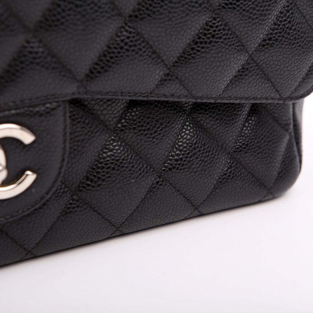 Classic Flap Maxi Caviar 15M Black