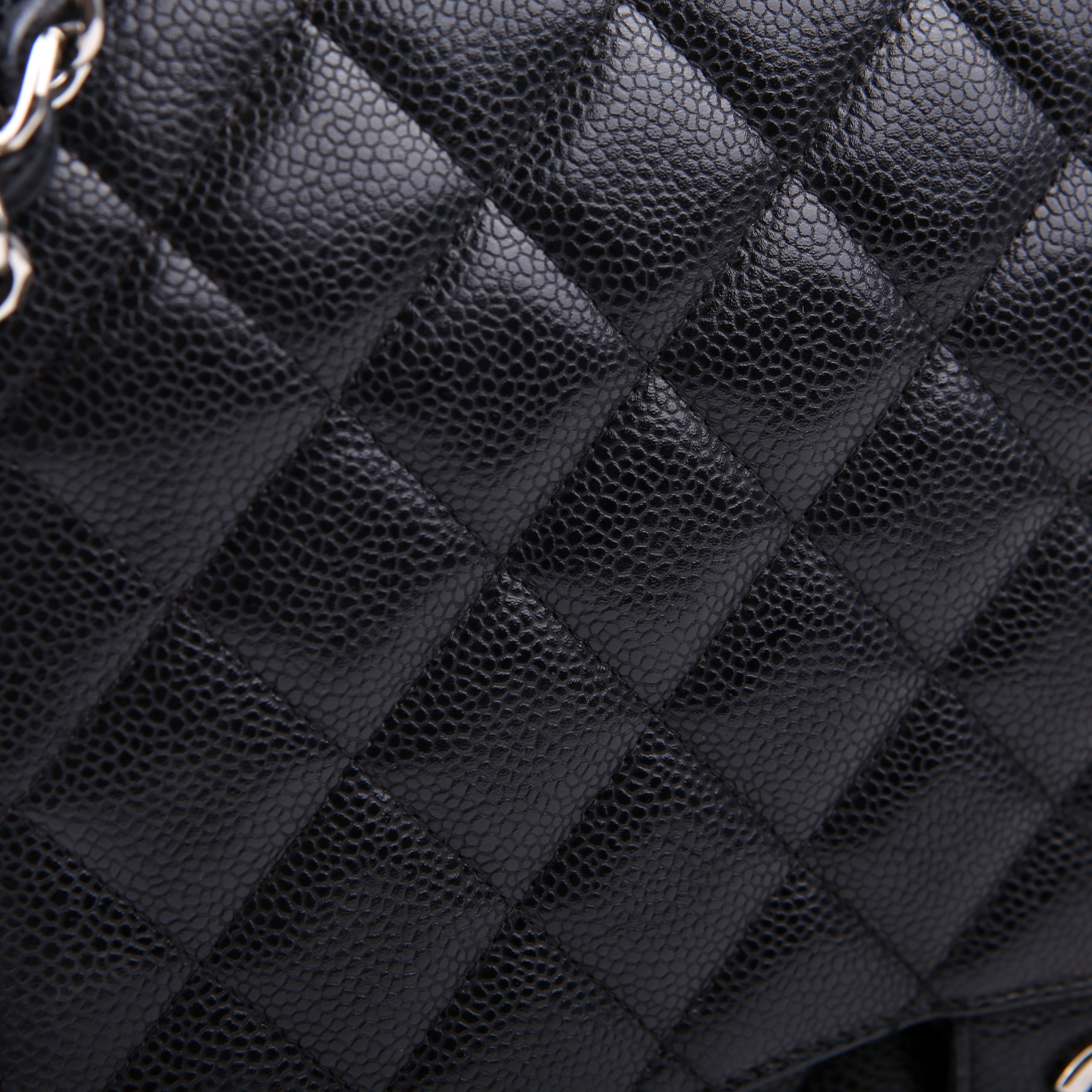 Classic Flap Maxi Caviar 15M Black
