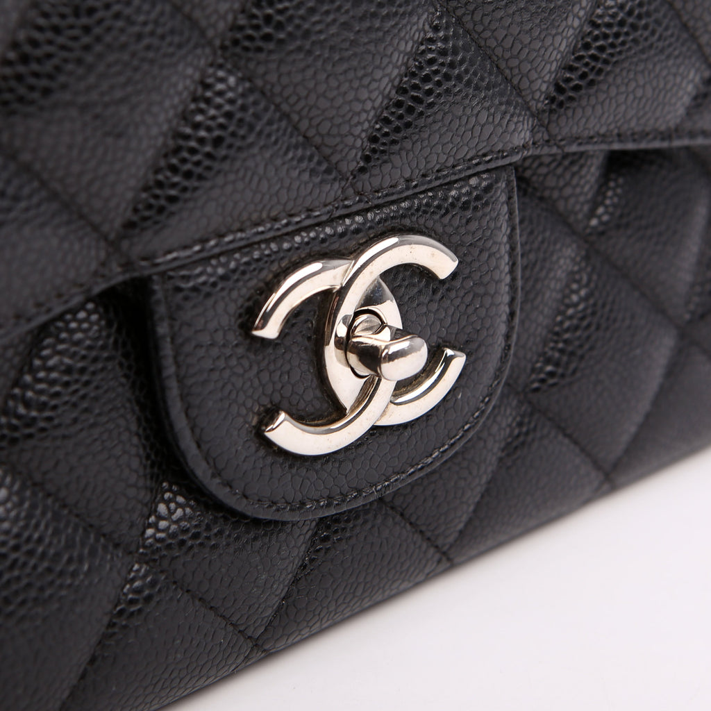 Classic Flap Maxi Caviar 15M Black