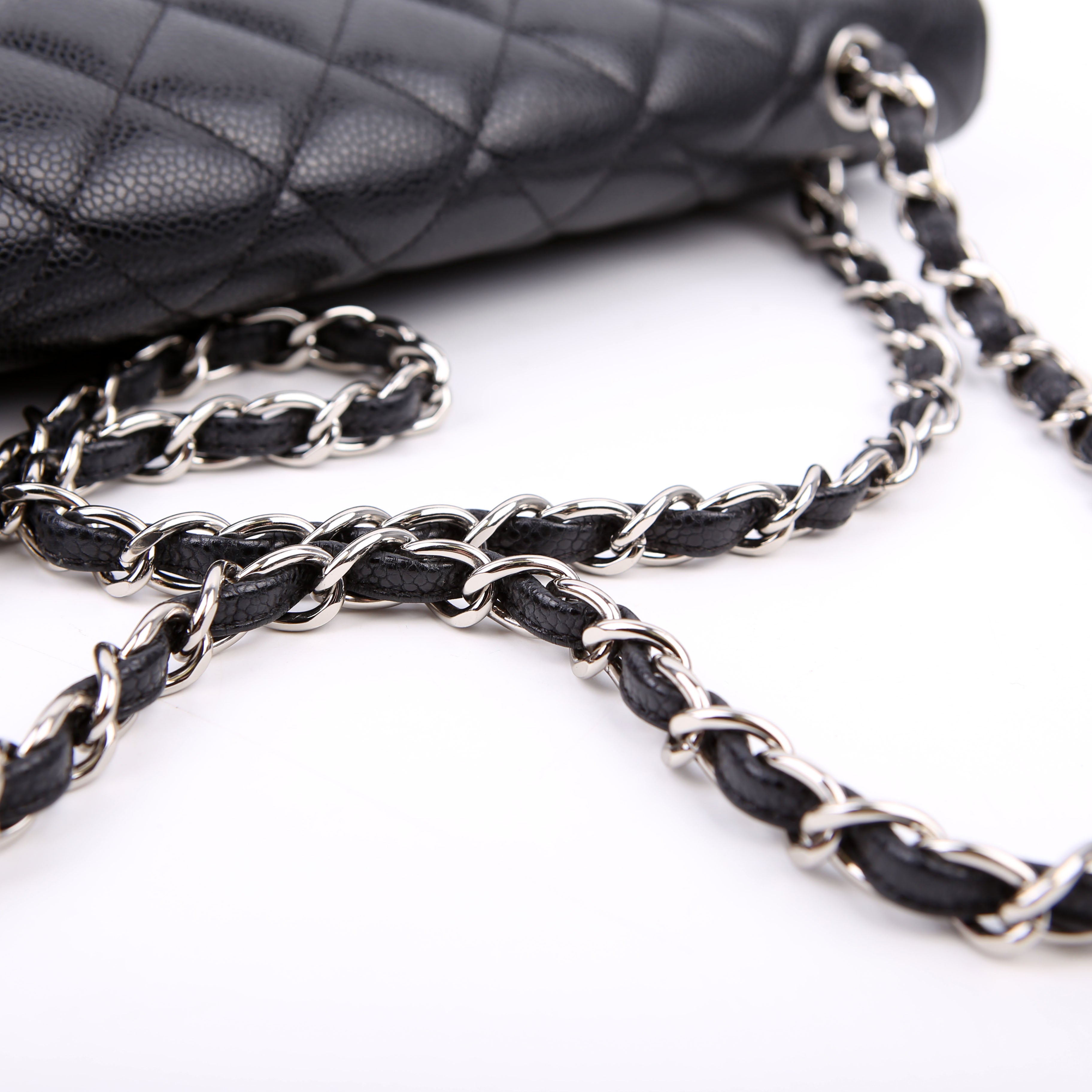 Classic Flap Maxi Caviar 15M Black