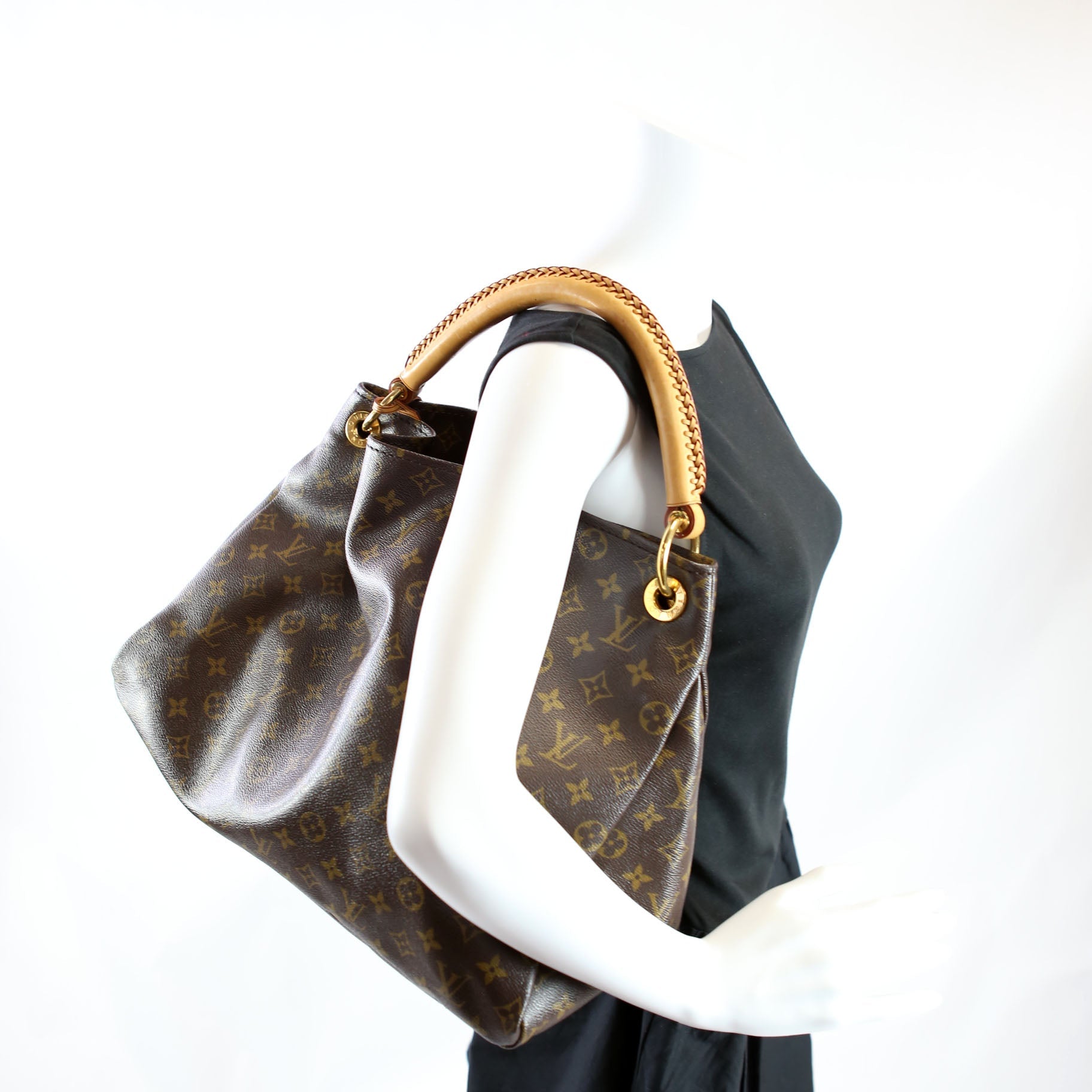 Artsy MM Monogram