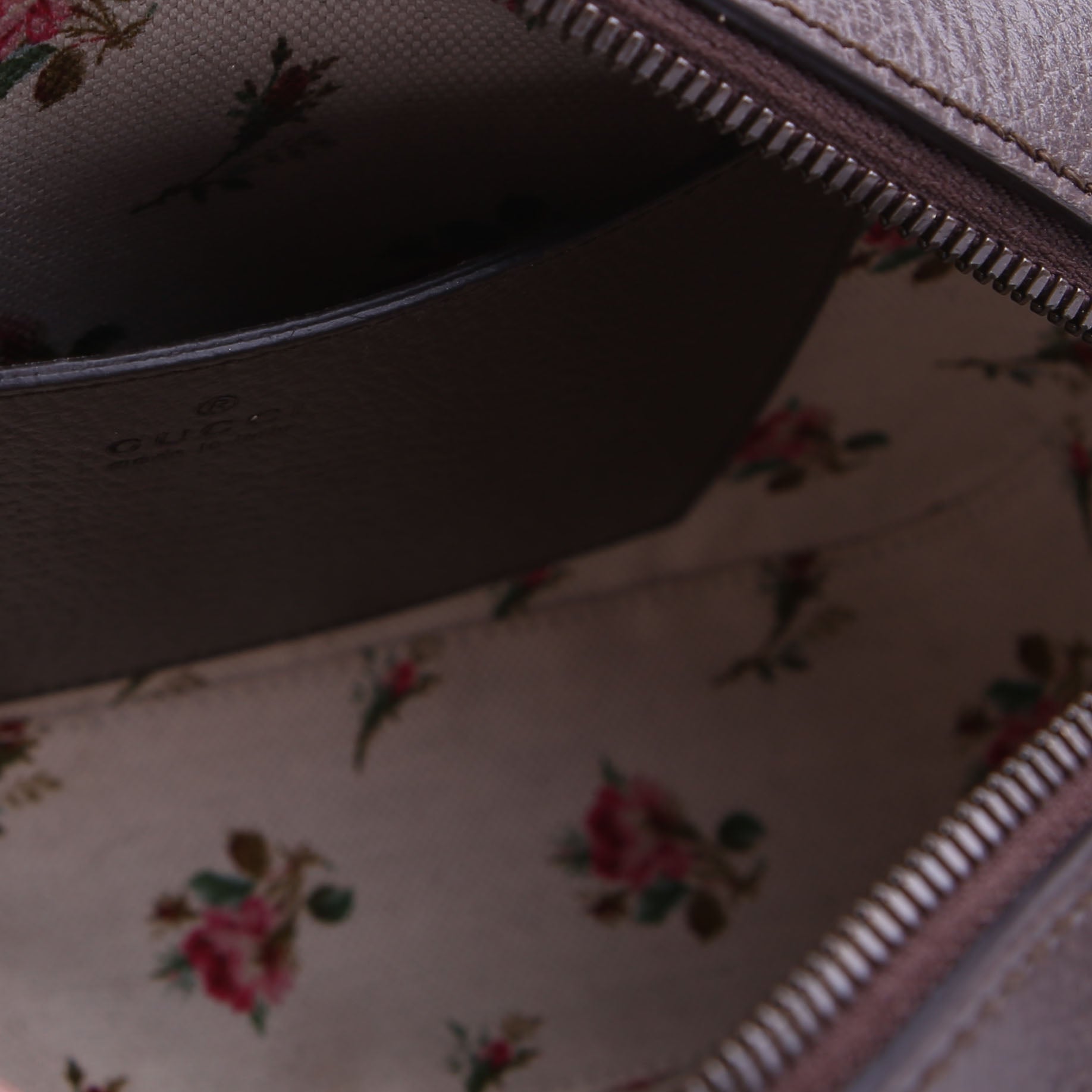 476466 GG Supreme Messenger Bag