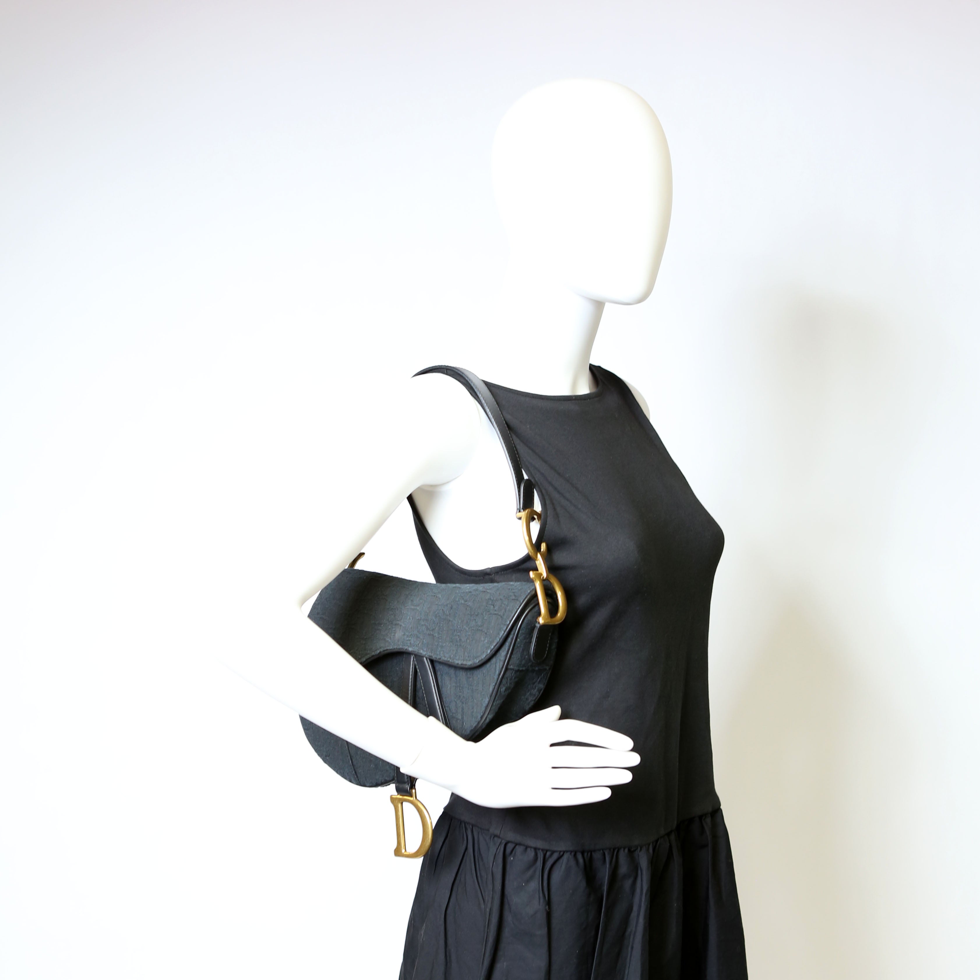Saddle Bag Oblique Medium Black