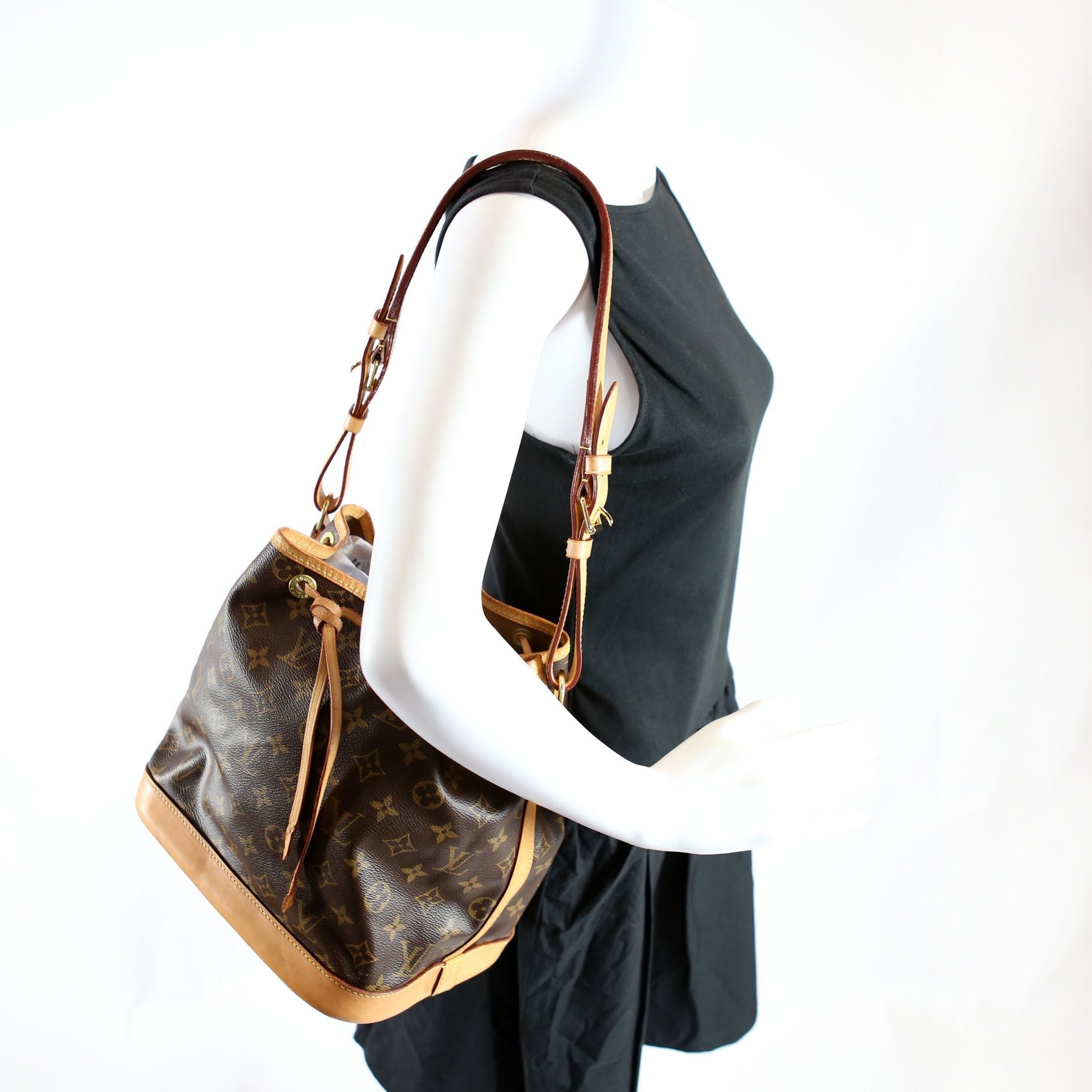 NOE PETIT NM MONO (B)