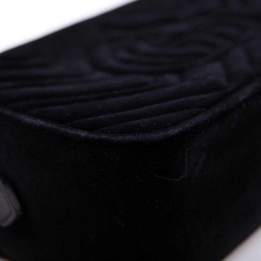 447632 Marmont Small Velvet Camera Black