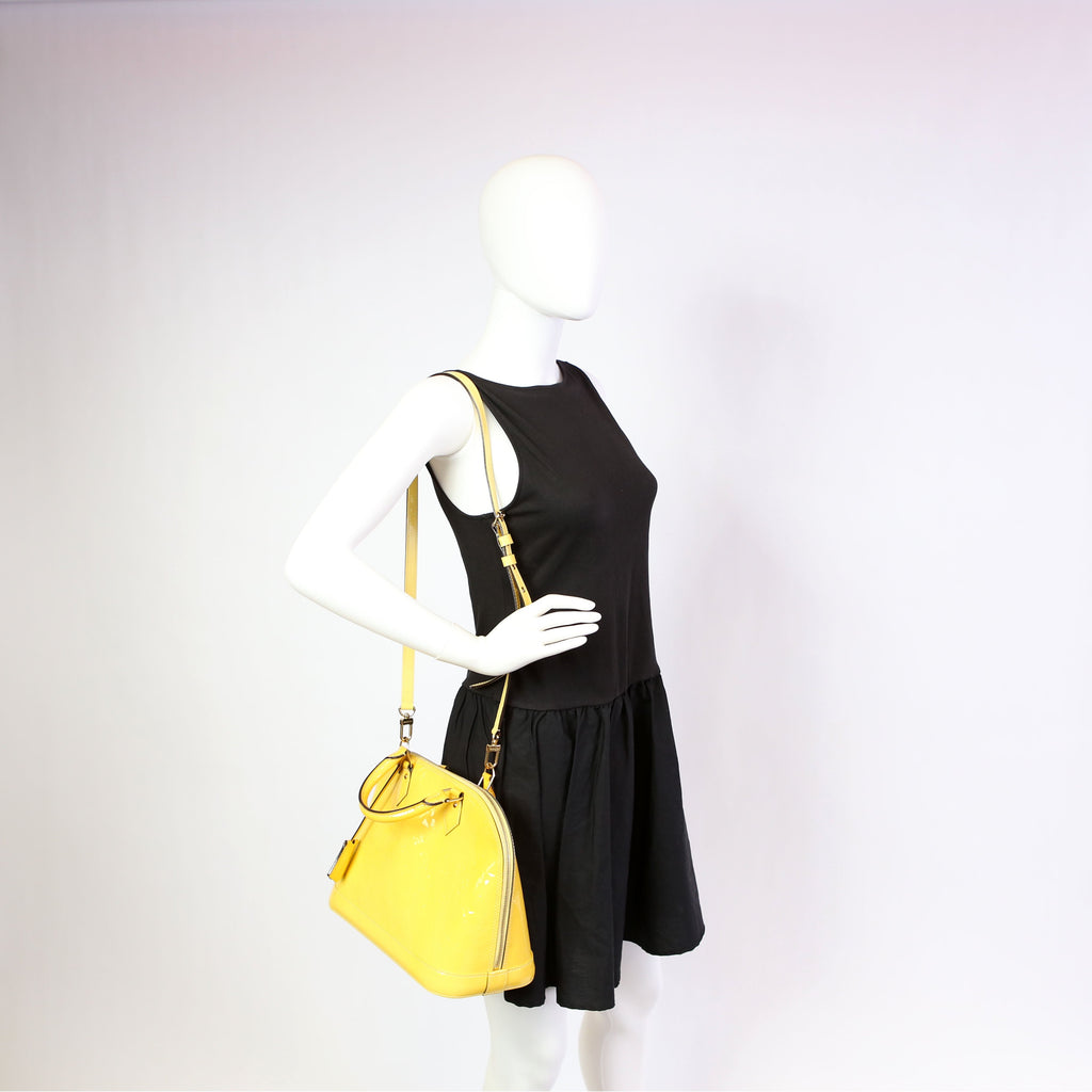 Alma PM with Strap Vernis Yellow