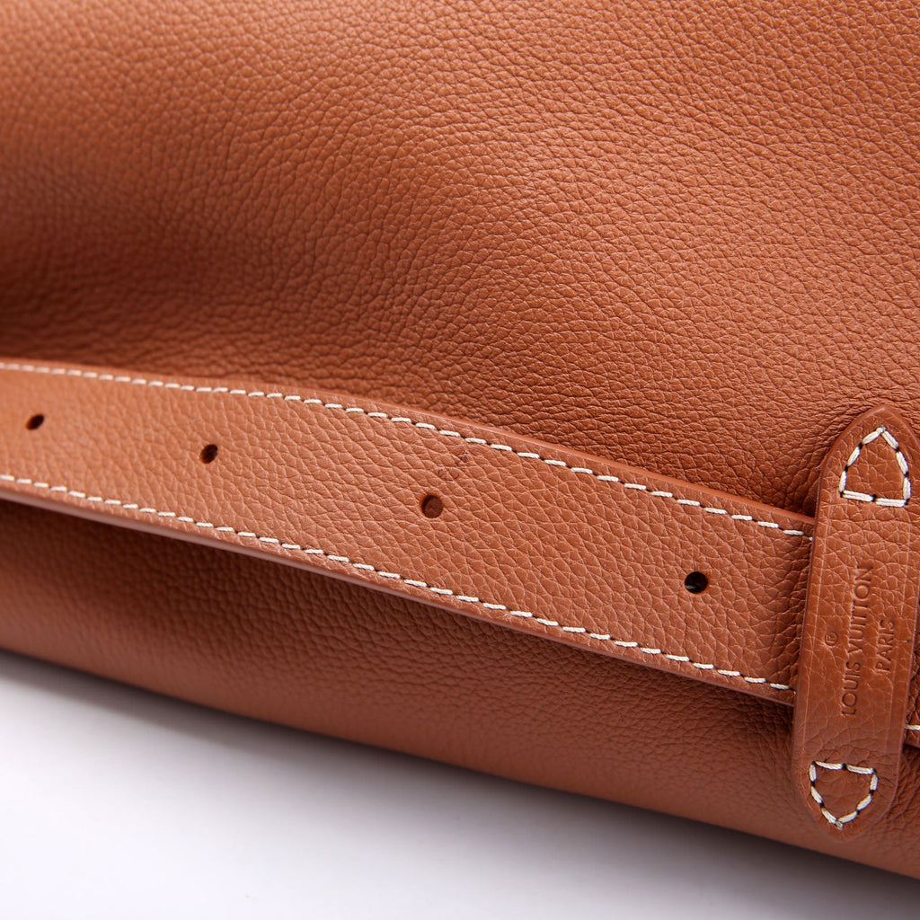 Low Key Hobo MM Calfskin Brown