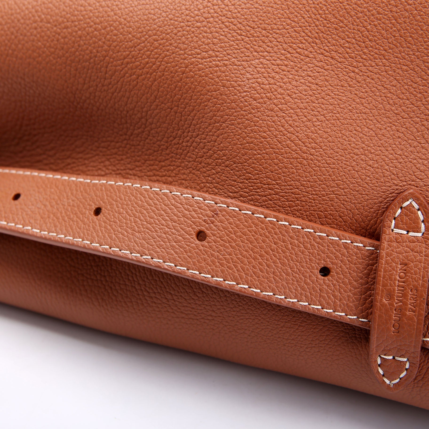 Low Key Hobo MM Calfskin Brown