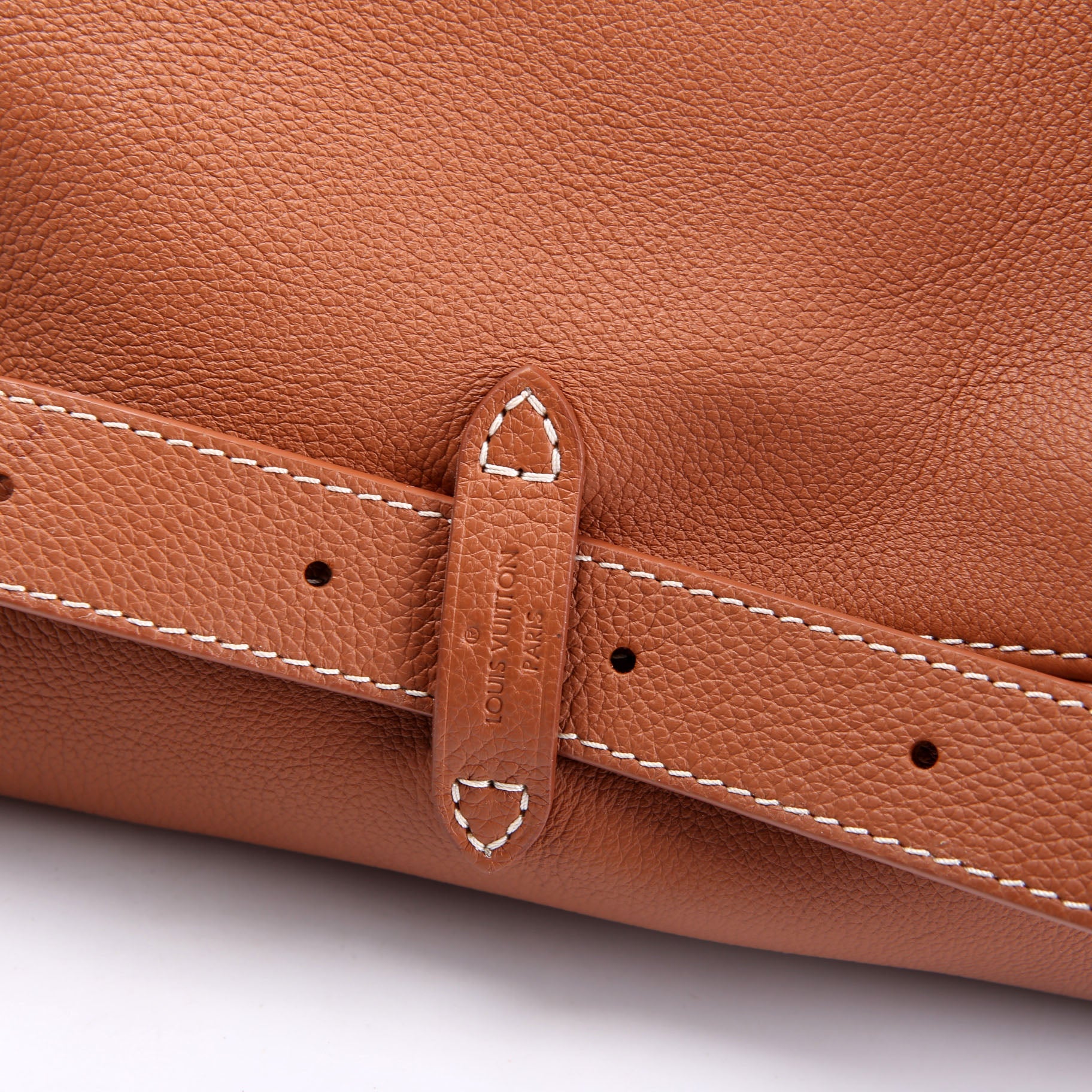 Low Key Hobo MM Calfskin Brown