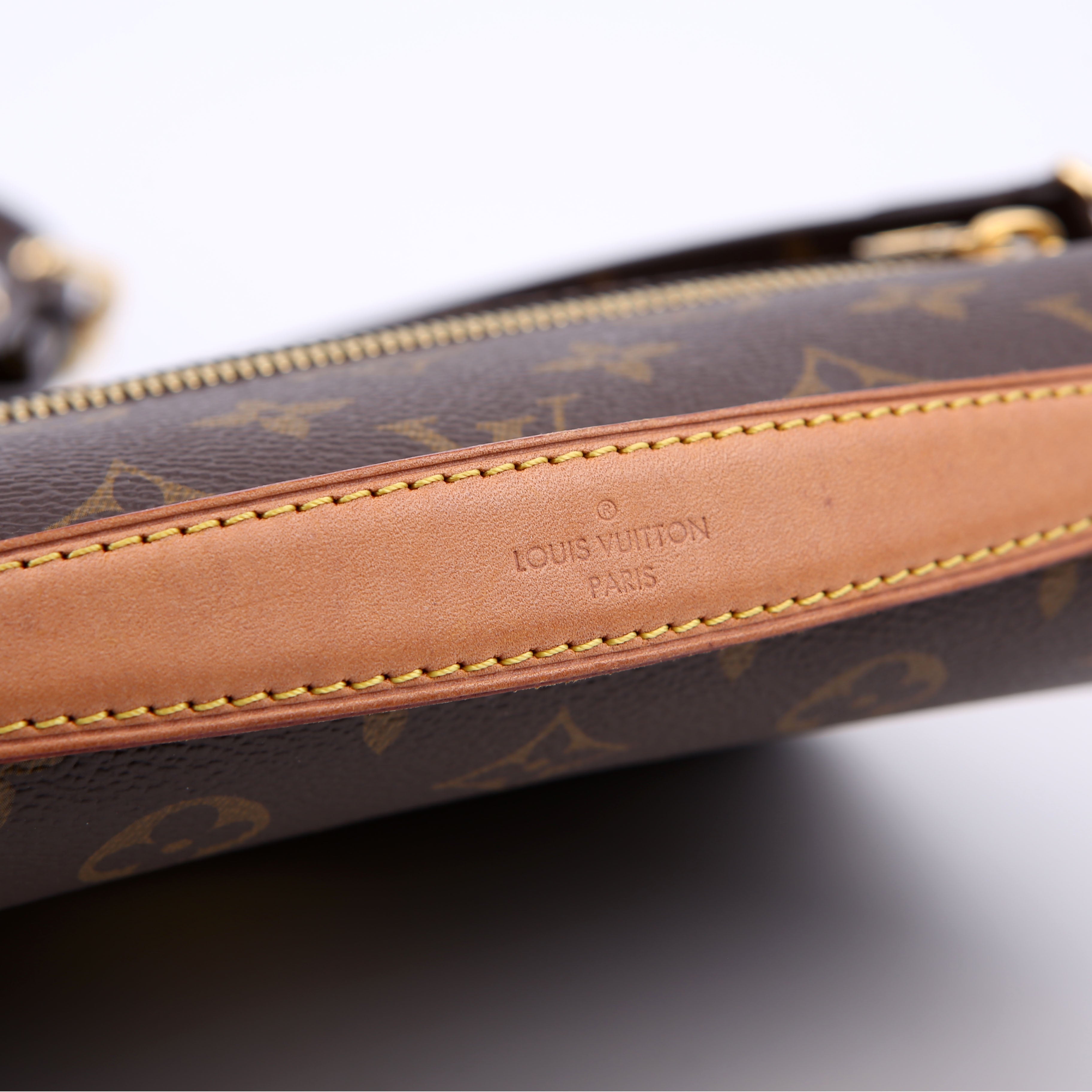 Pochette Metis Monogram