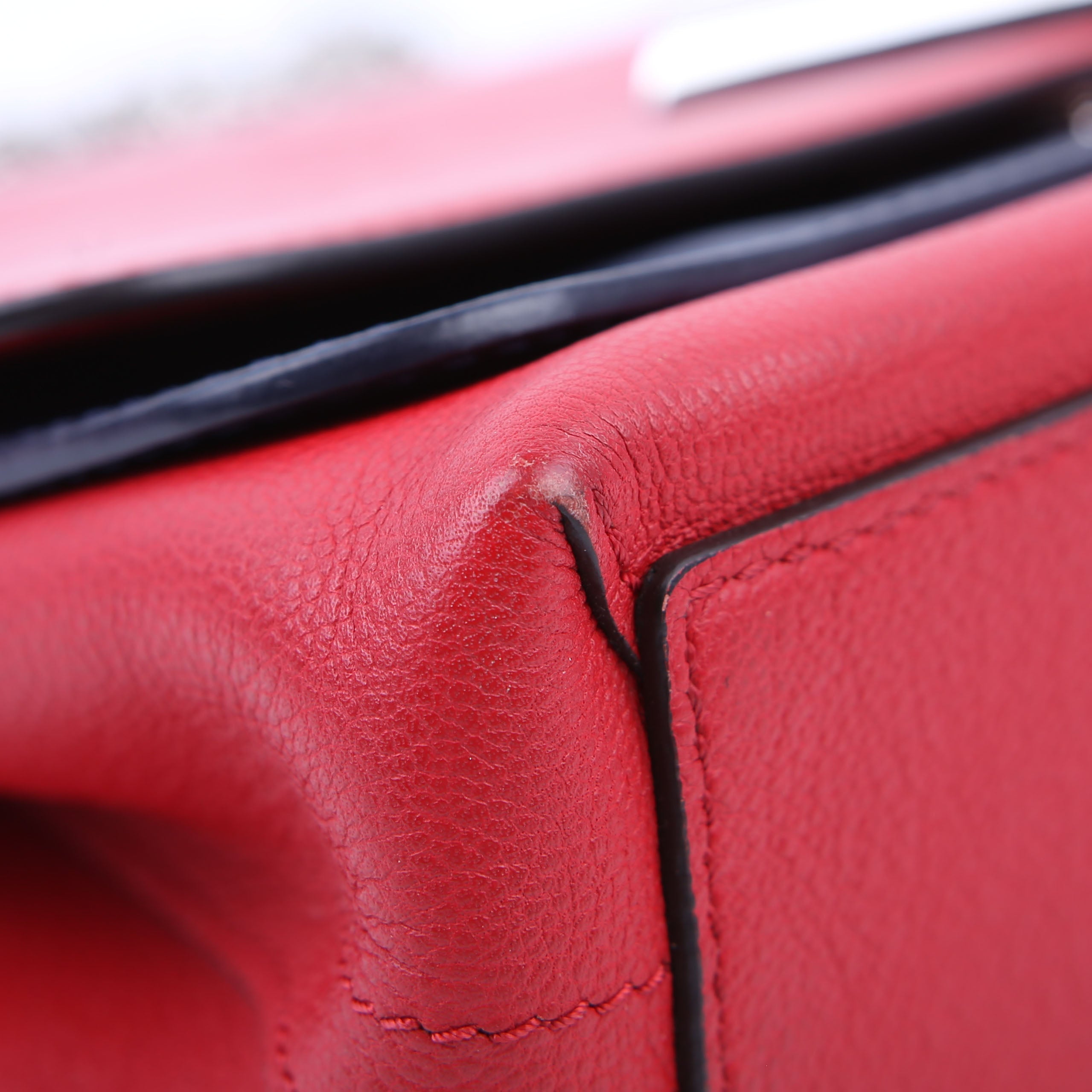 Very Chain Bag Leather Red