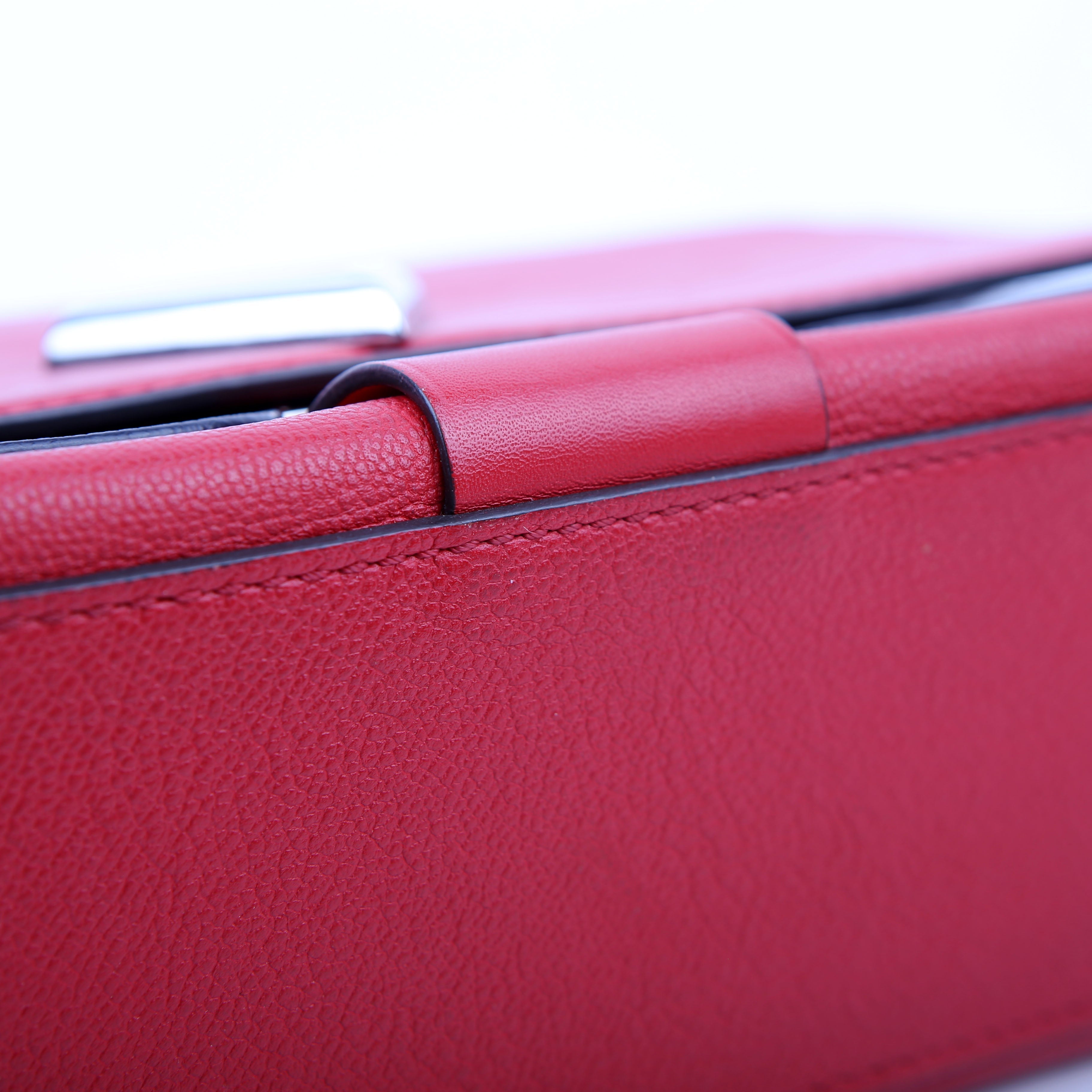 Very Chain Bag Leather Red