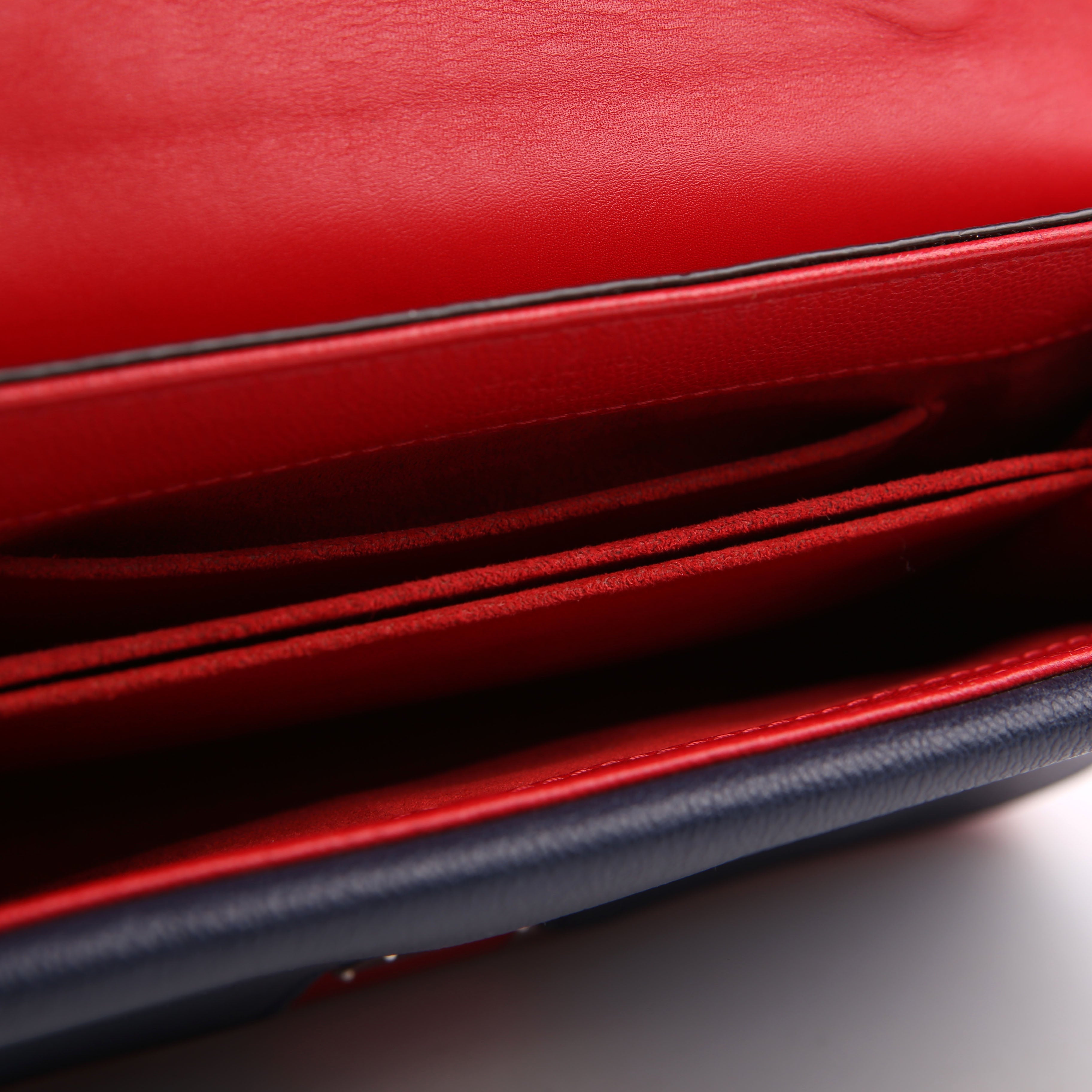 Very Chain Bag Leather Red