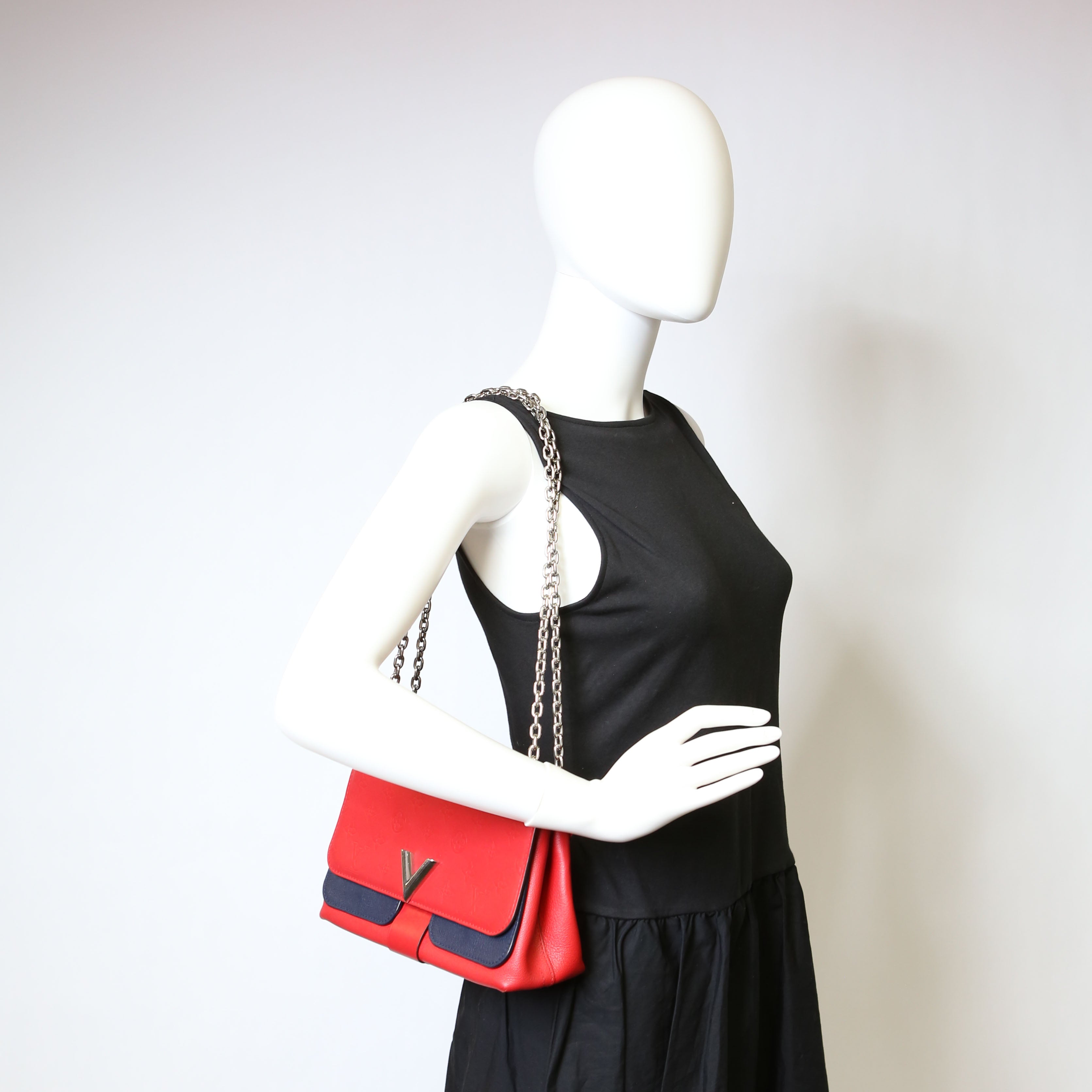 Very Chain Bag Leather Red