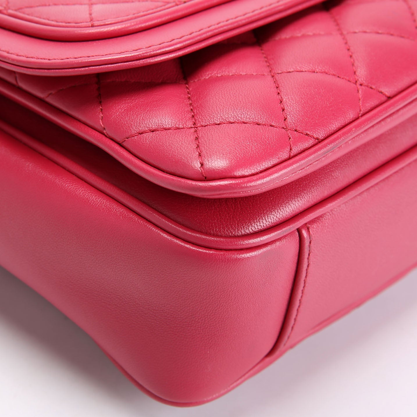 Lovely Day Medium Flap Lambskin 26M Berry