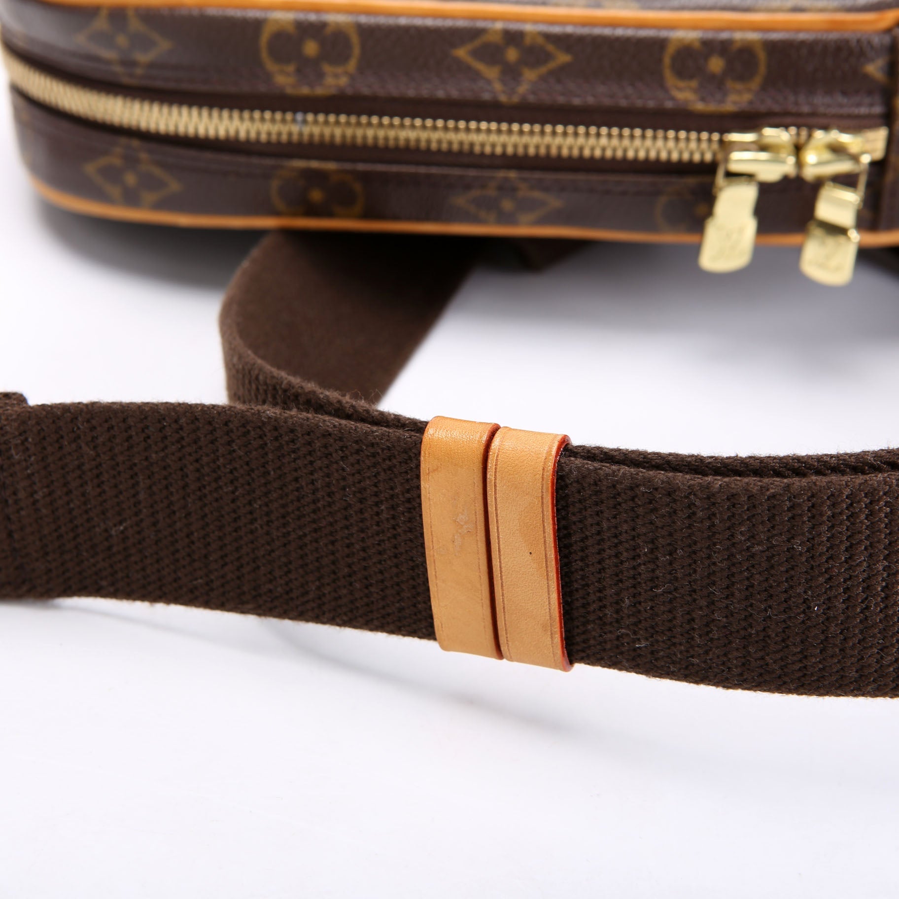 Pochette Gange Monogram