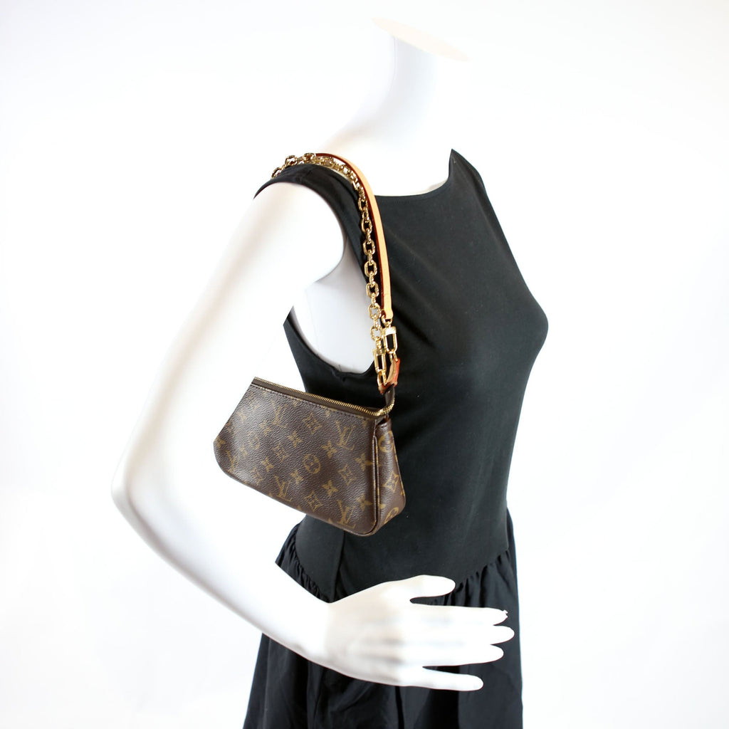 Pochette Accessories NV With Chain Monogram