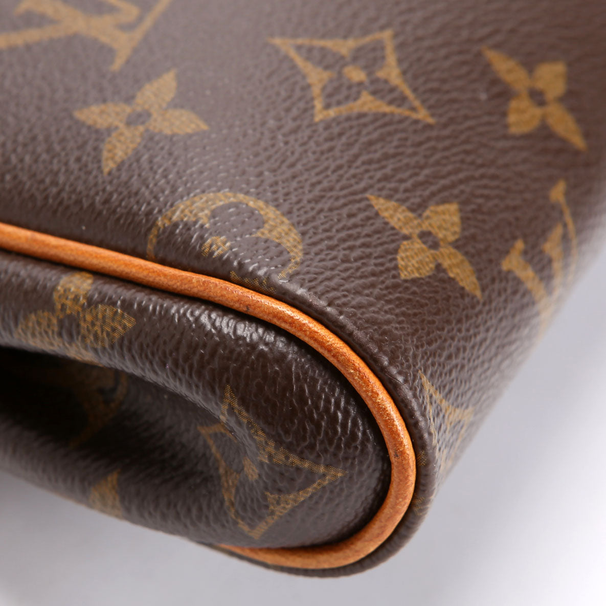 Eva Clutch Monogram