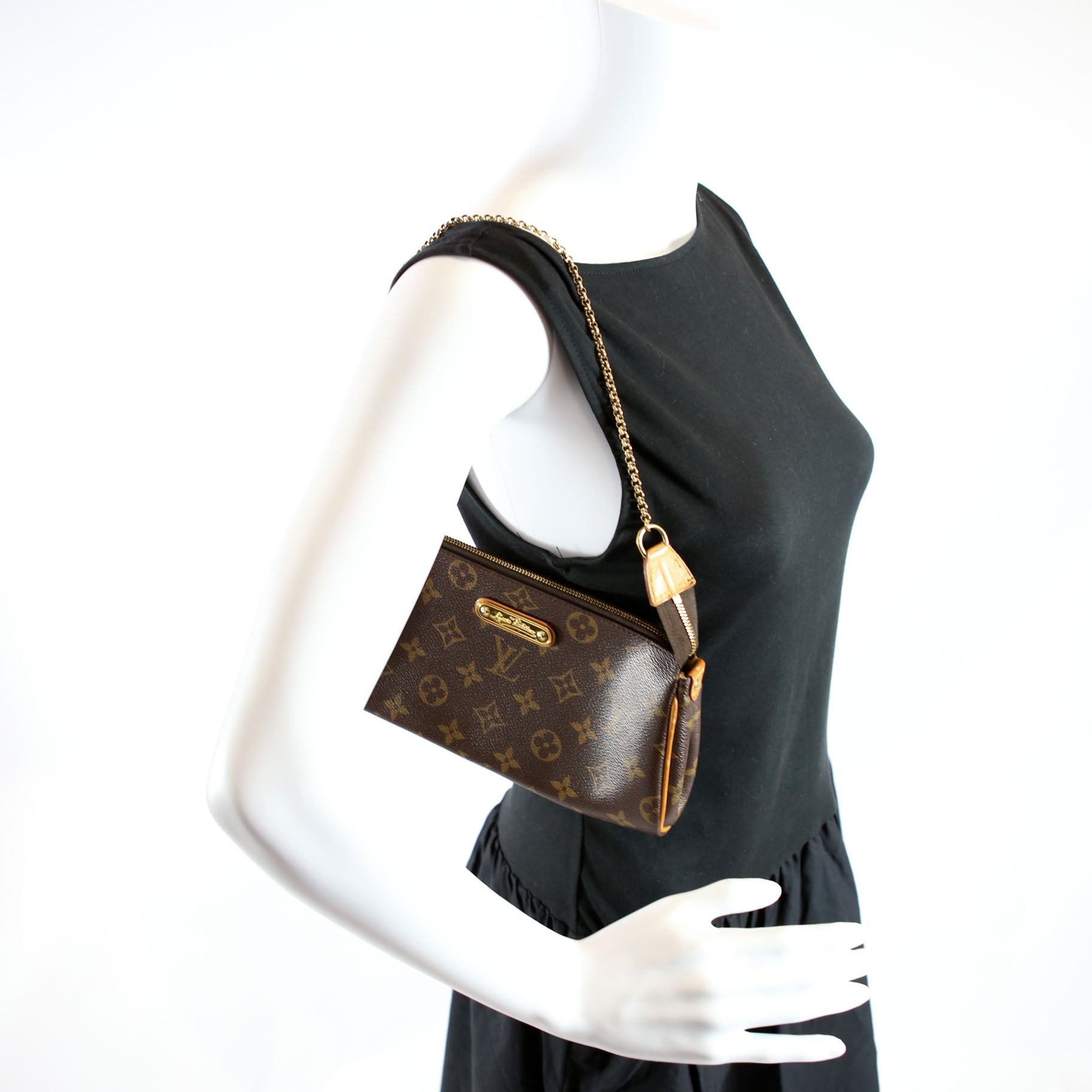 Eva Clutch Monogram