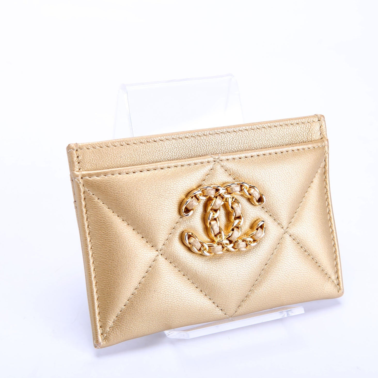 Quilted Lambskin 19 Card Holder Gold