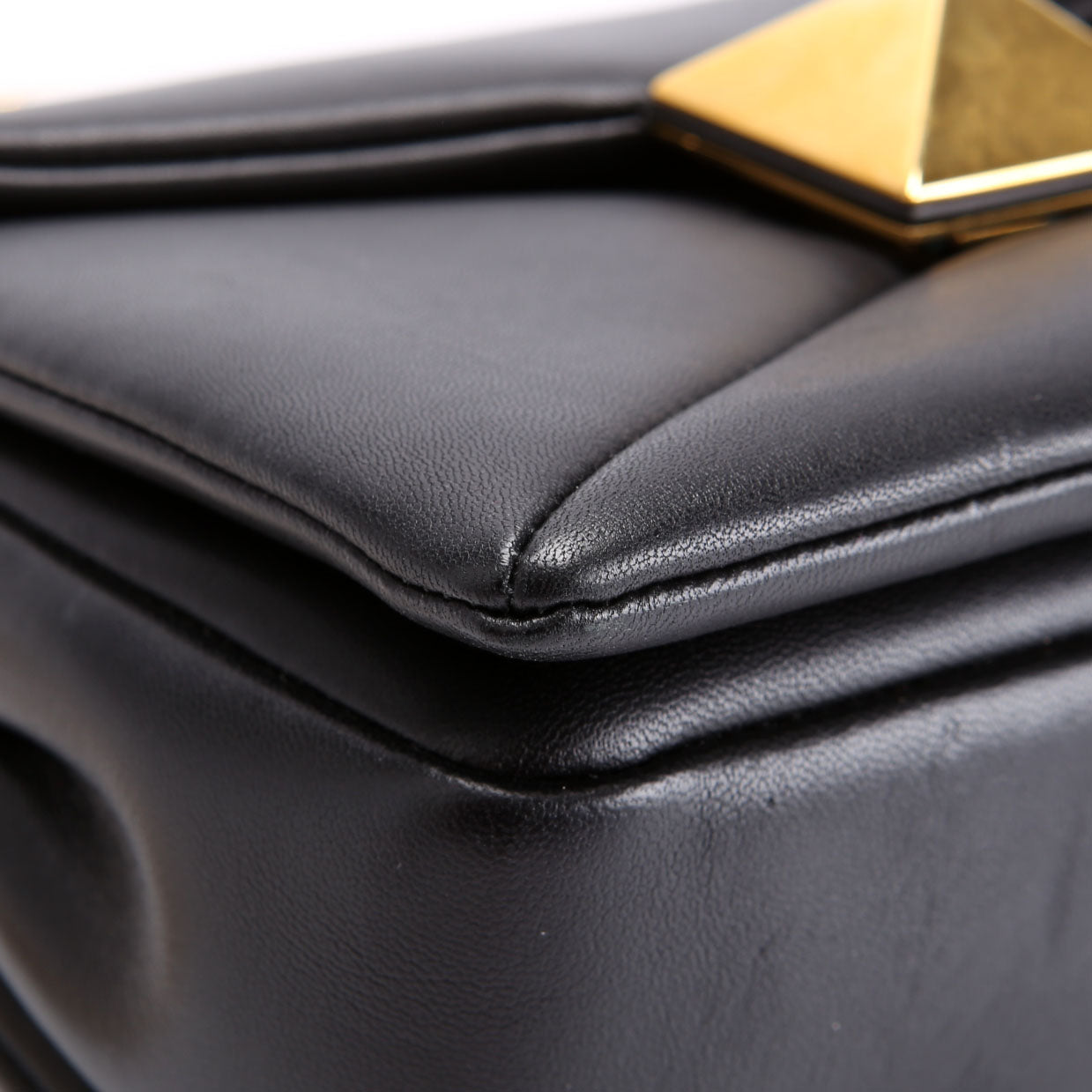 One Stud Nappa Leather Chain Clutch Black/Gold