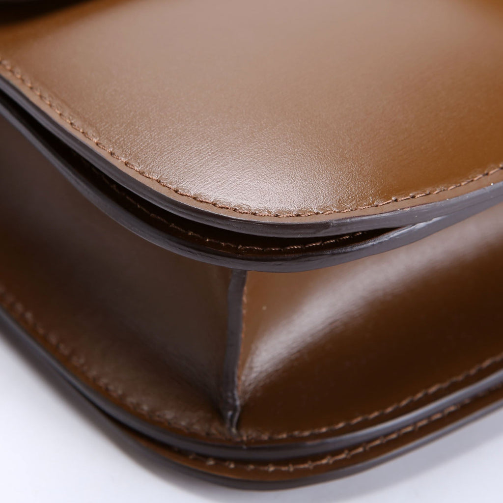 Classic Box Bag Medium Brown