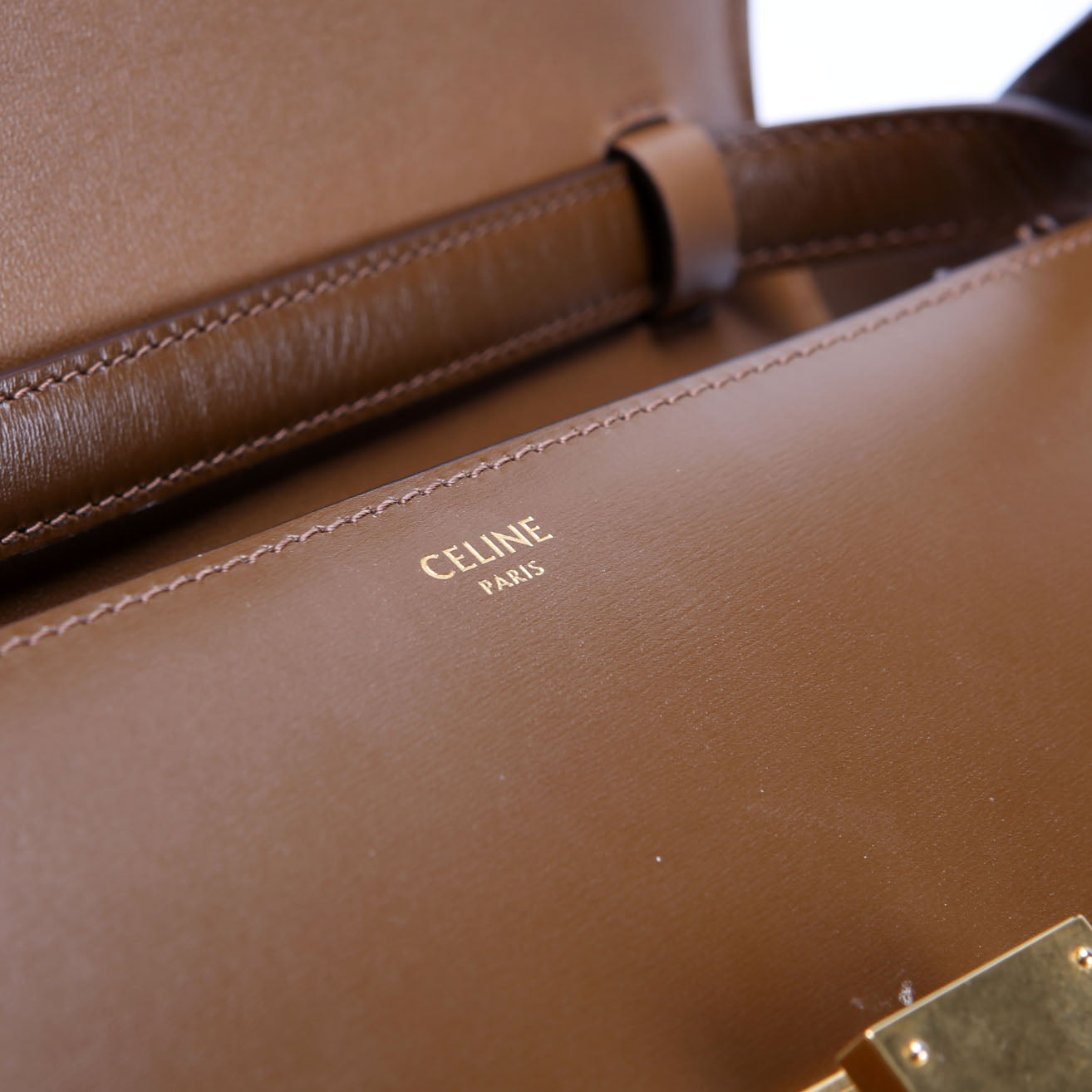 Classic Box Bag Medium Brown