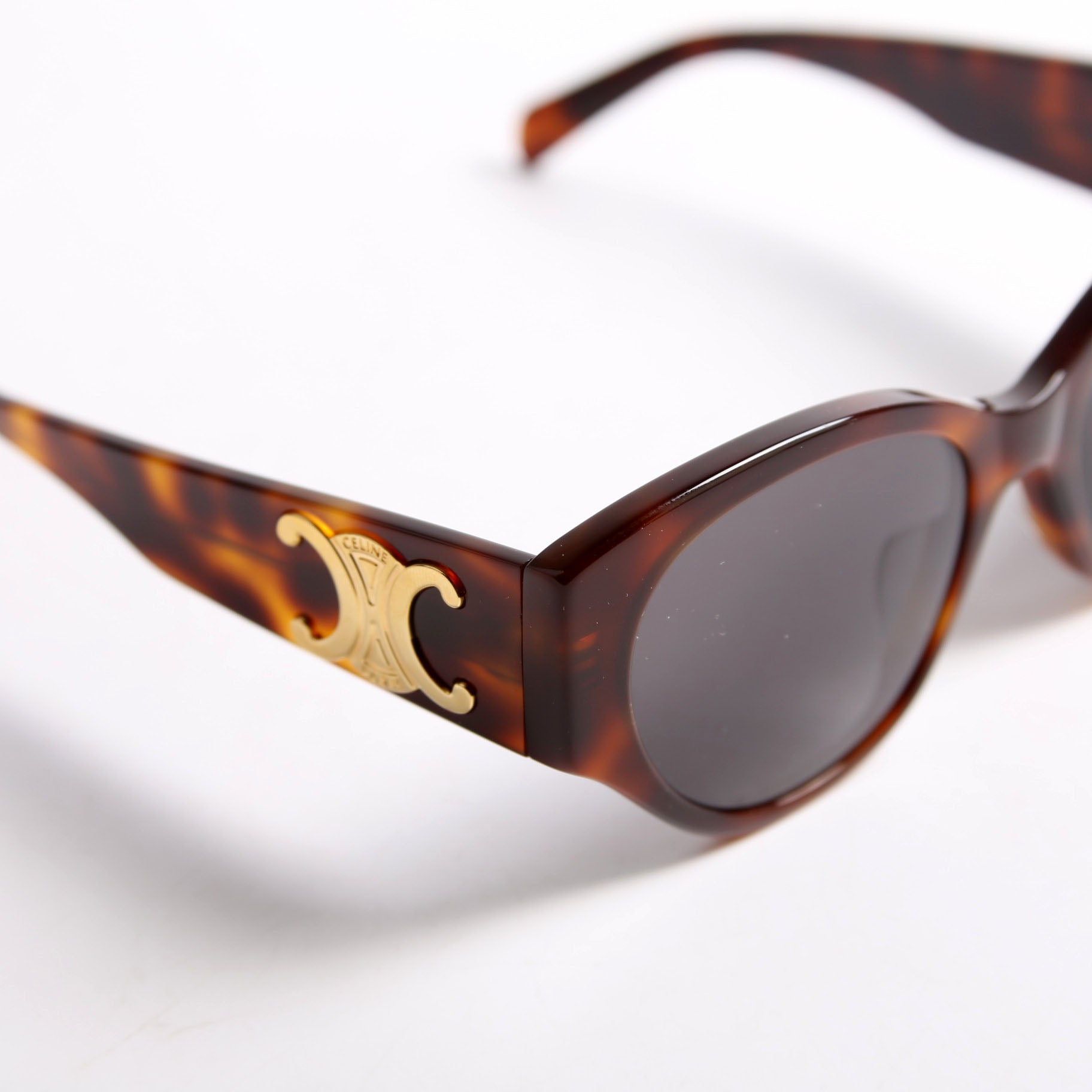 CL40328U Triomphe Sunglasses Brown
