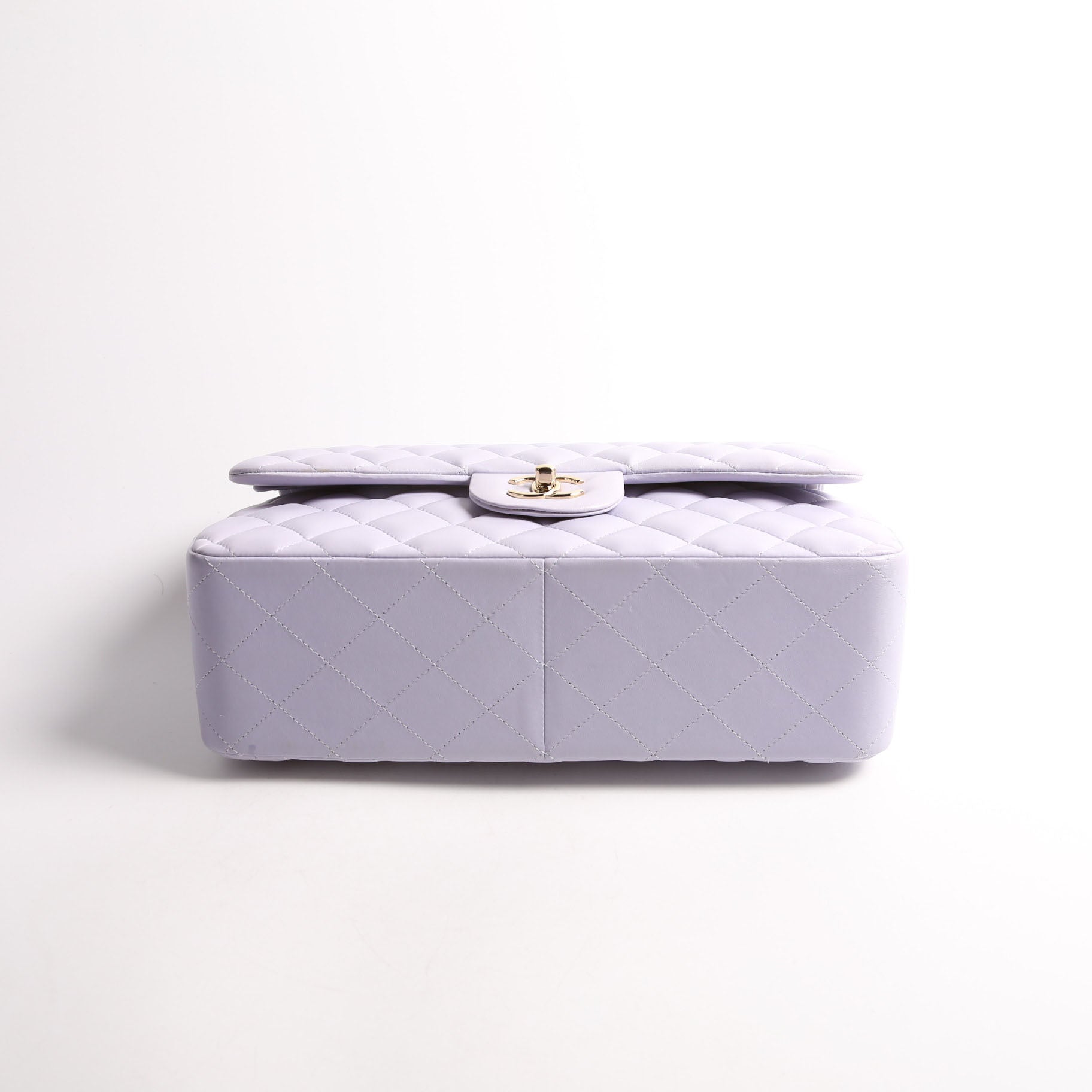 Classic Flap Jumbo Lambskin RFID Lavender