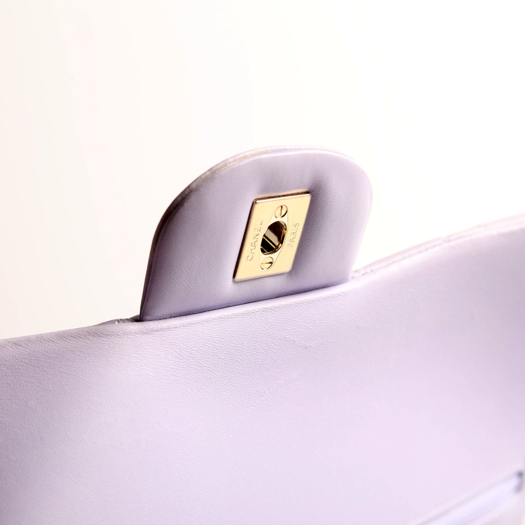 Classic Flap Jumbo Lambskin RFID Lavender