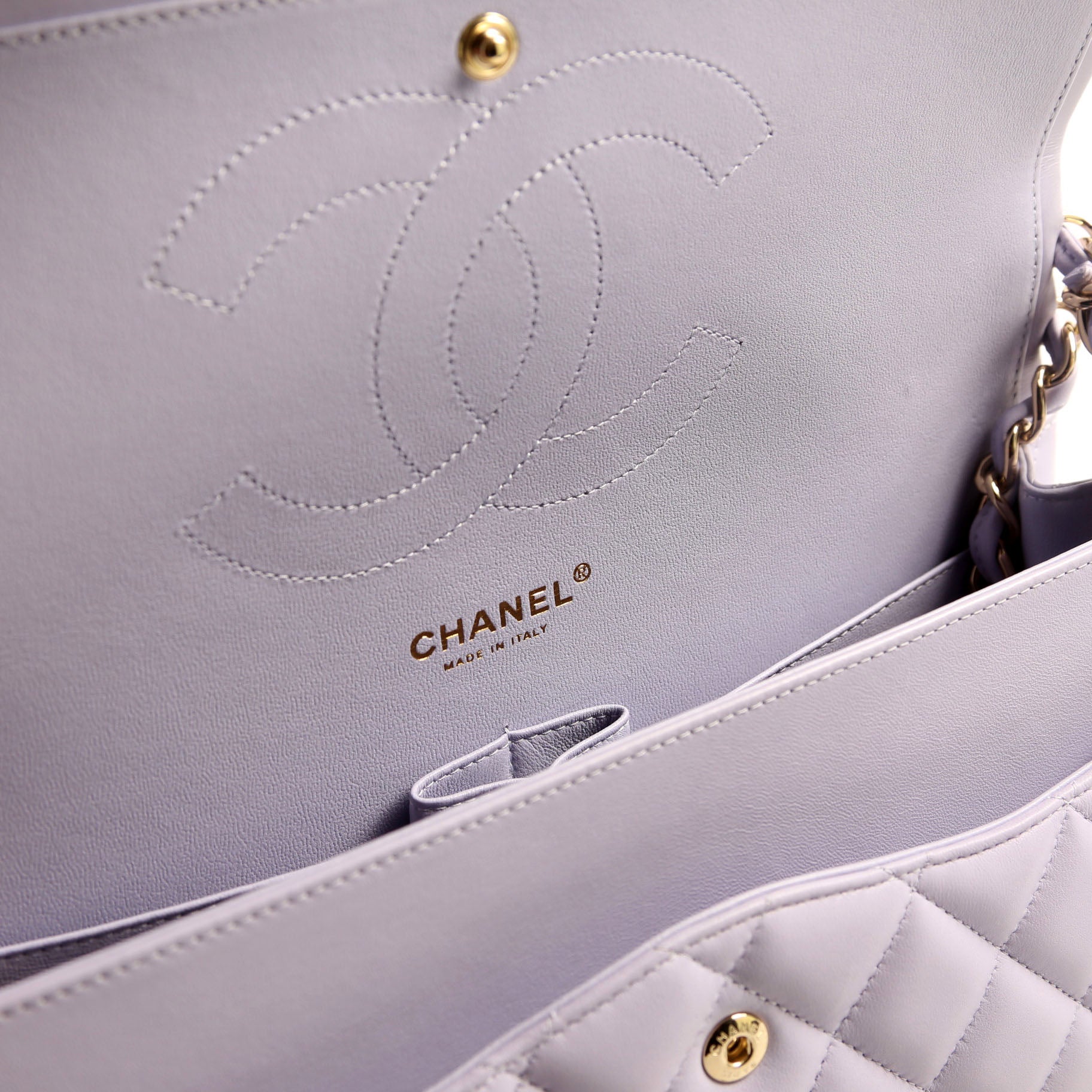 Classic Flap Jumbo Lambskin RFID Lavender