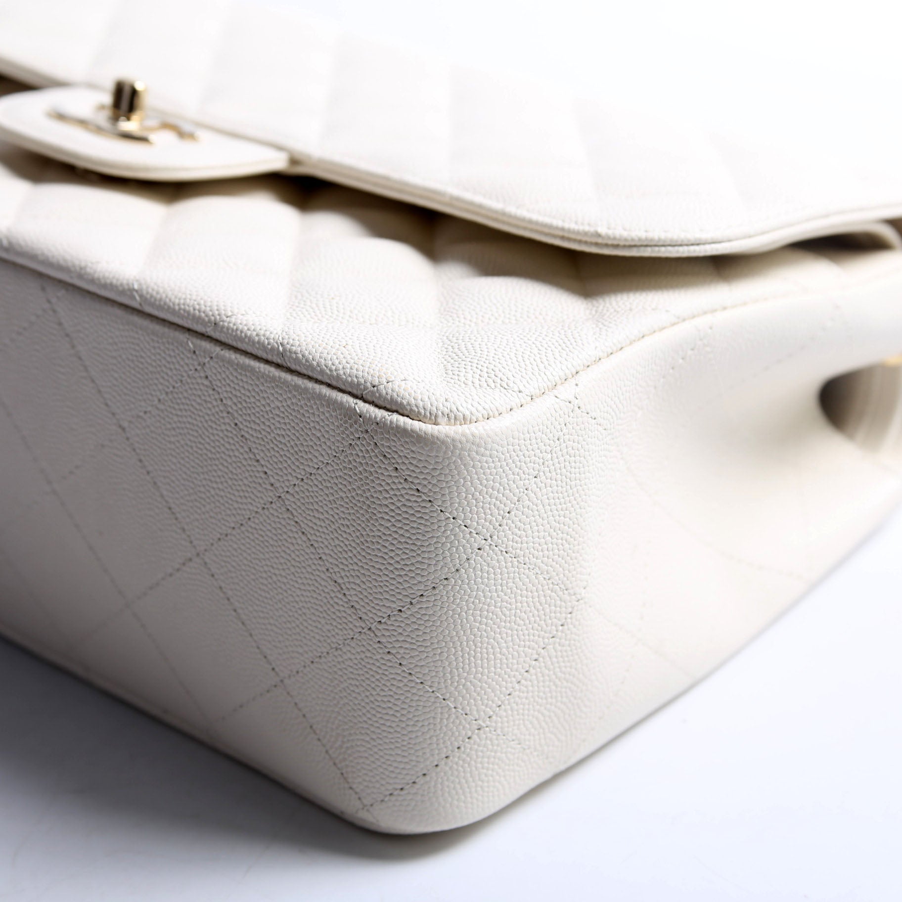 Classic Flap jumbo Caviar 20-23 White