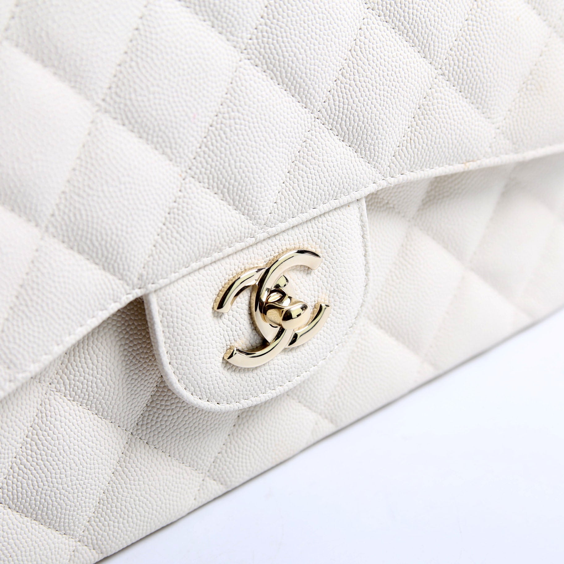 Classic Flap jumbo Caviar 20-23 White