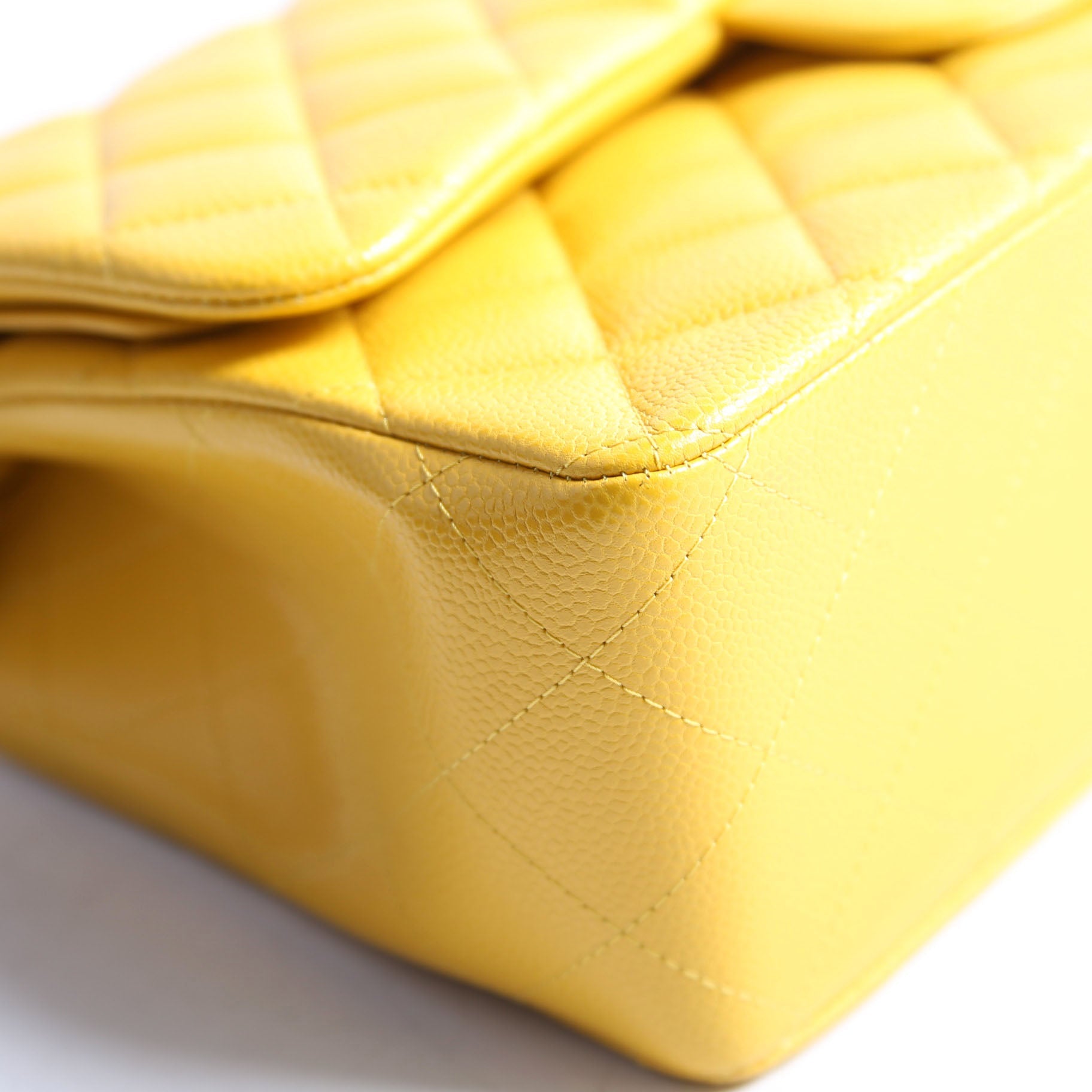 Classic Flap Jumbo Caviar 25-28M Yellow