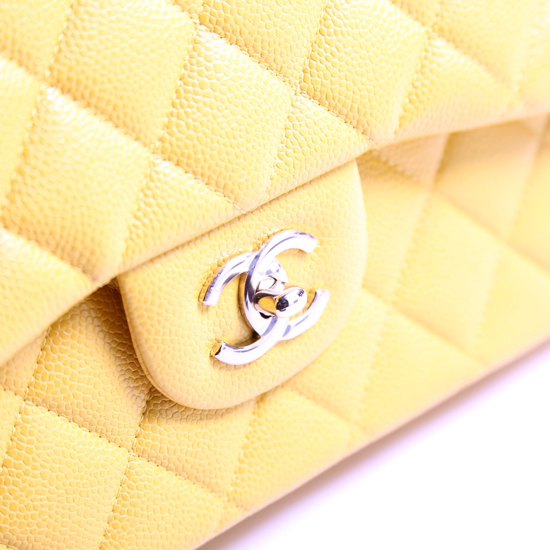Classic Flap Jumbo Caviar 25-28M Yellow