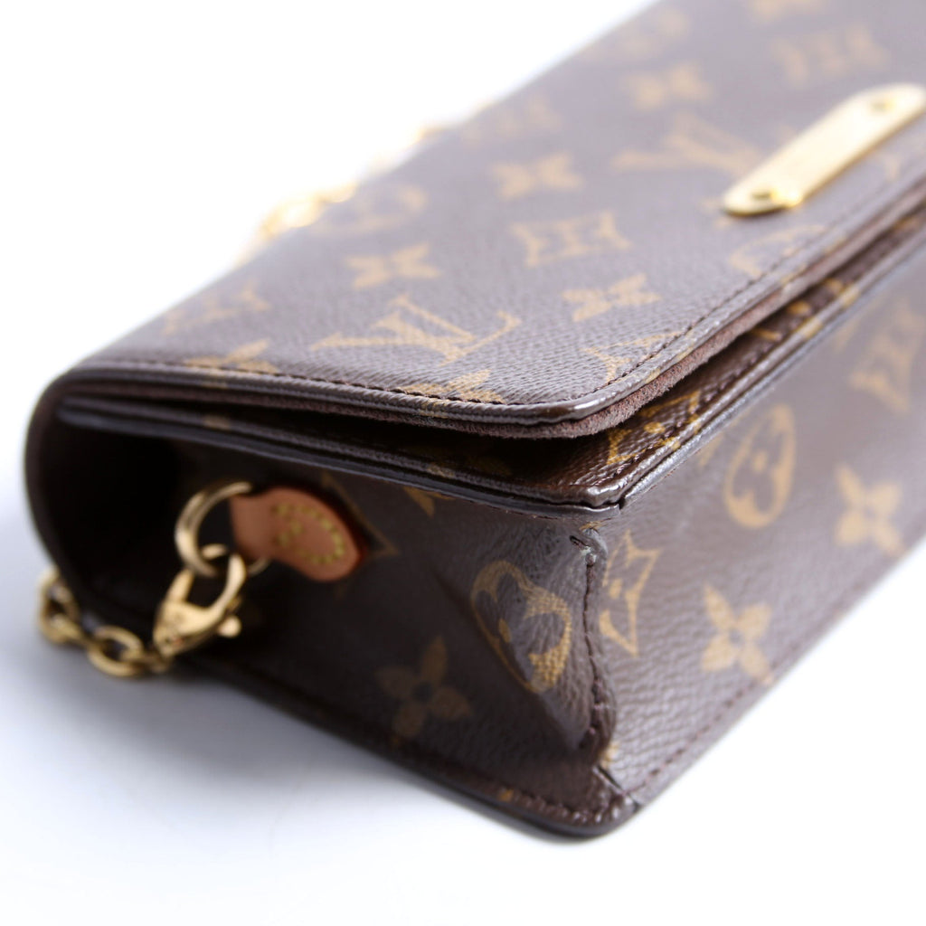 Lily Wallet On Chain Monogram