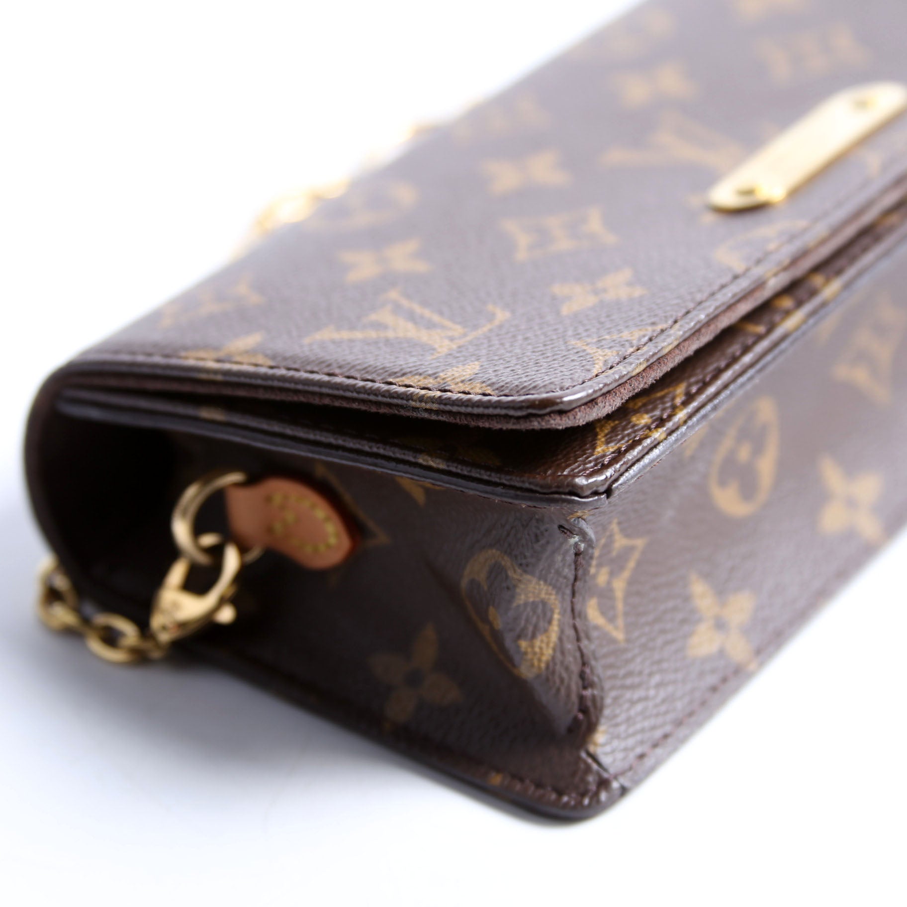 Lily Wallet On Chain Monogram