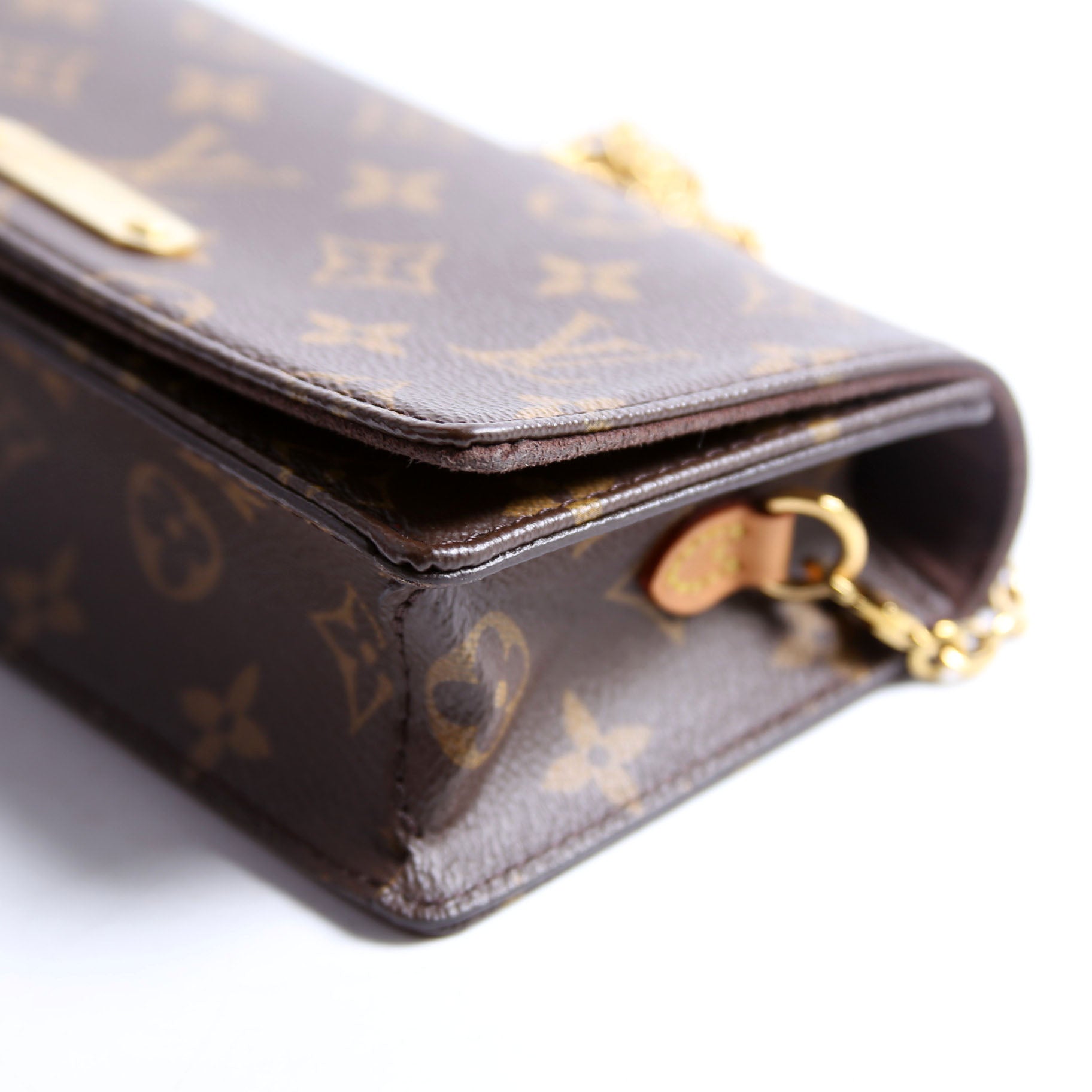 Lily Wallet On Chain Monogram