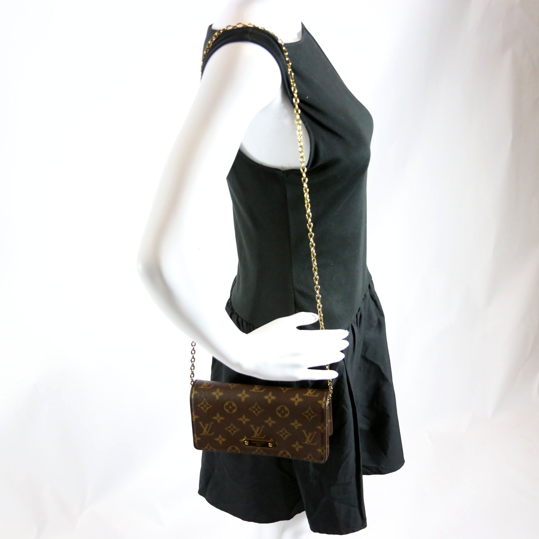 Lily Wallet On Chain Monogram