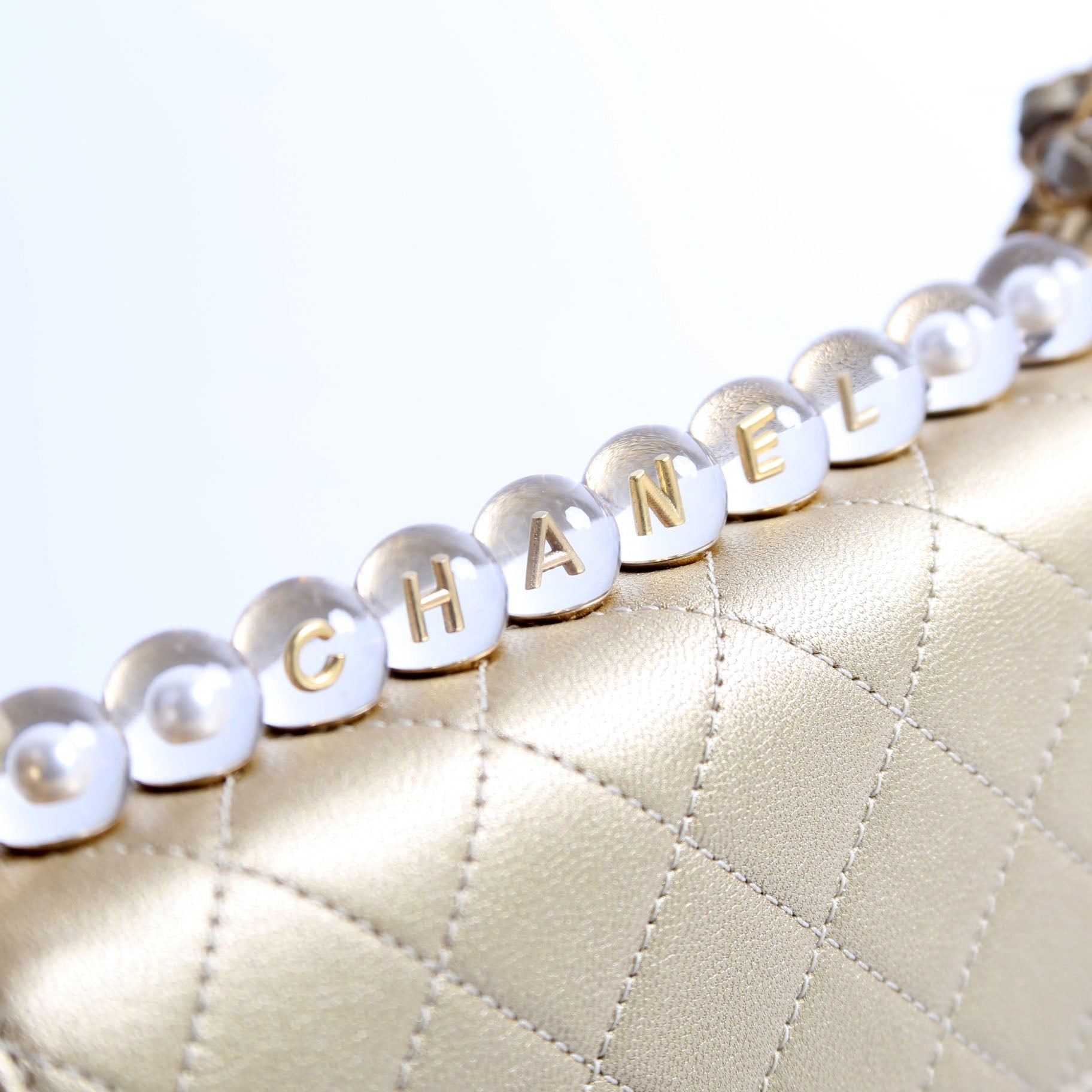 Chic Pearls Flap Small Metallic Lambskin 30M