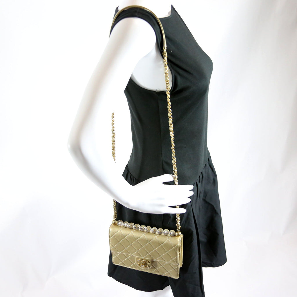 Chic Pearls Flap Small Metallic Lambskin 30M