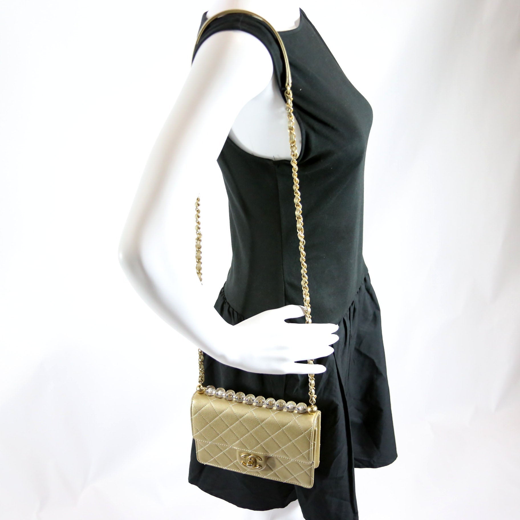 Chic Pearls Flap Small Metallic Lambskin 30M