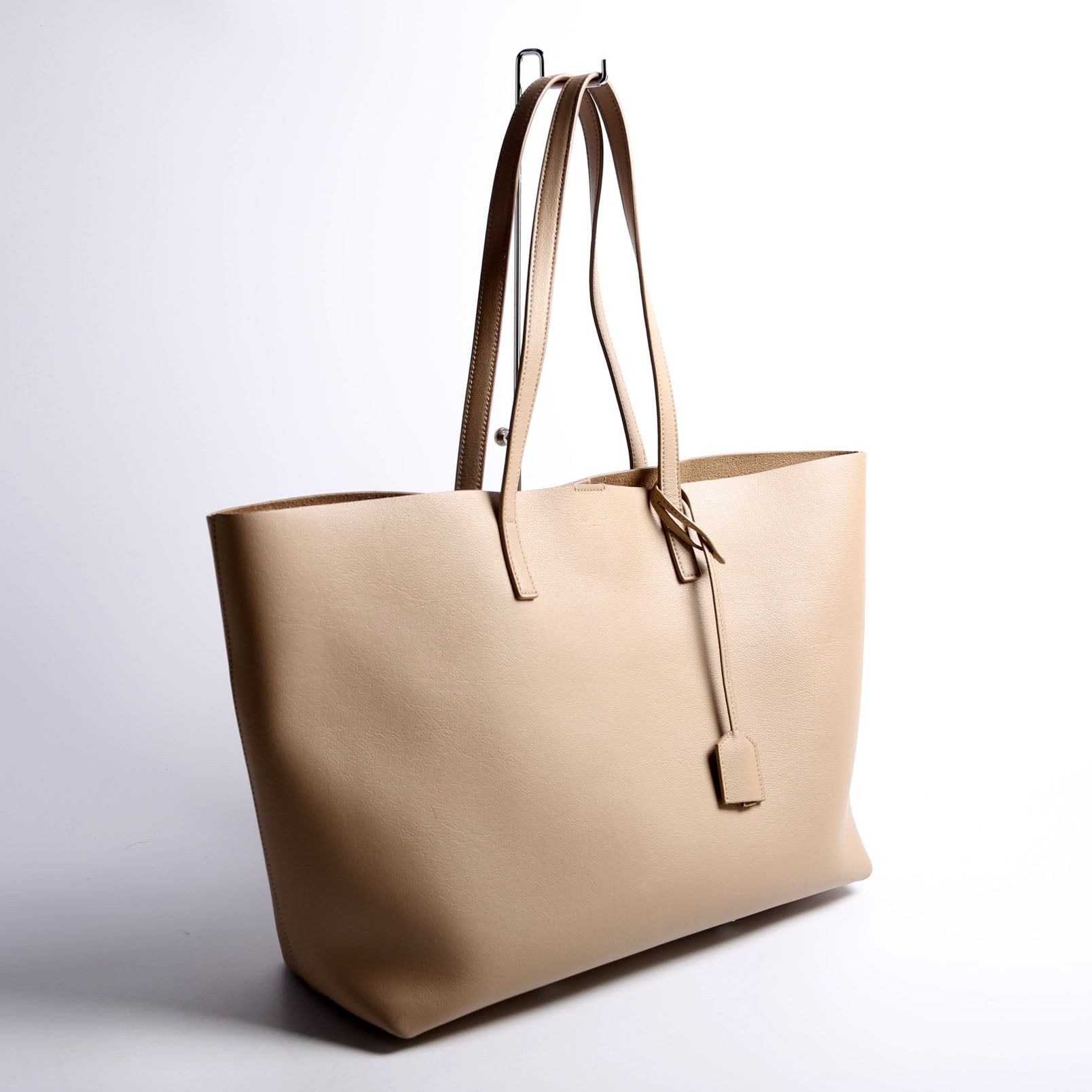 Shopping Bag East/West Supple Leather 600281 Nude