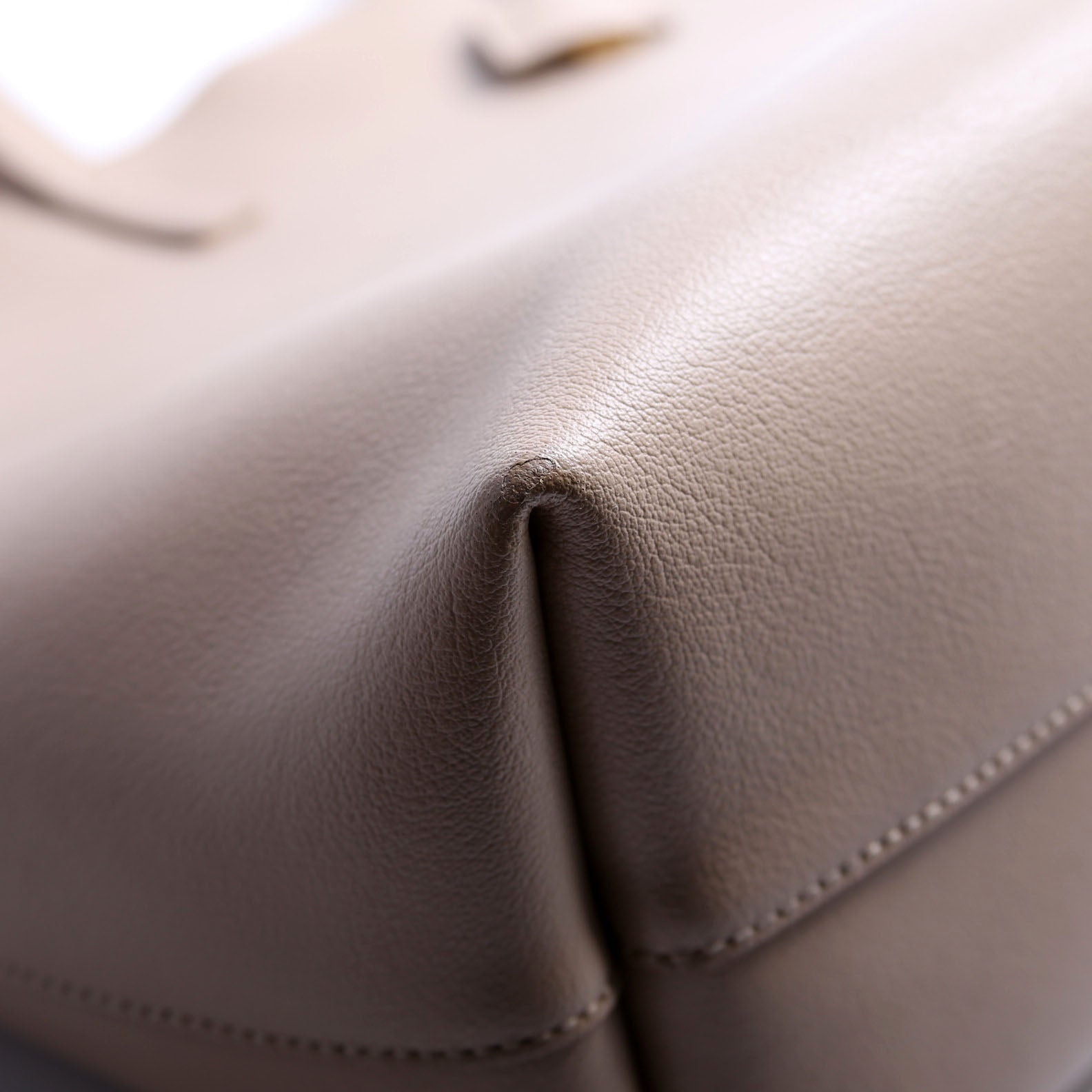 Shopping Bag East/West Supple Leather 600281 Nude