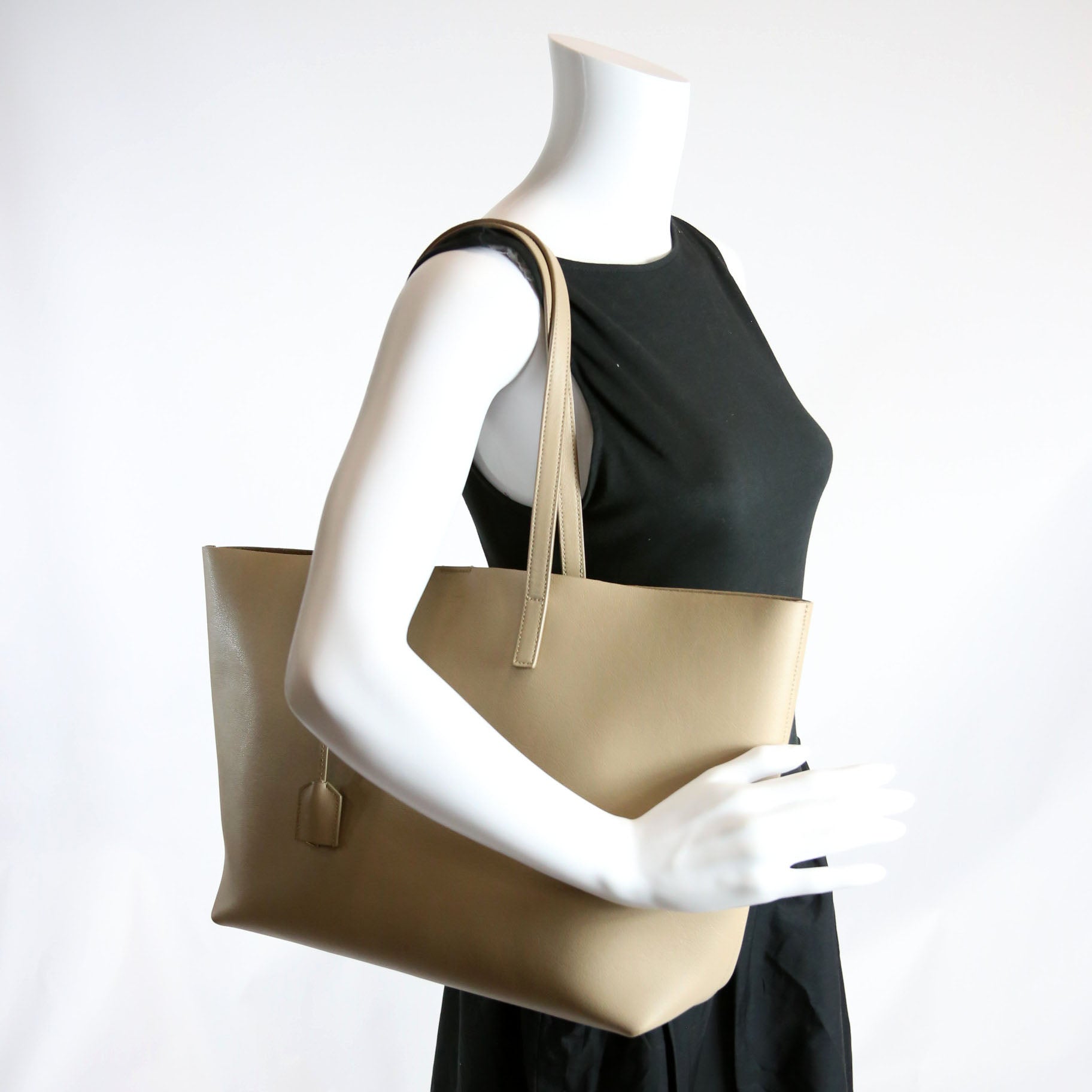 Shopping Bag East/West Supple Leather 600281 Nude