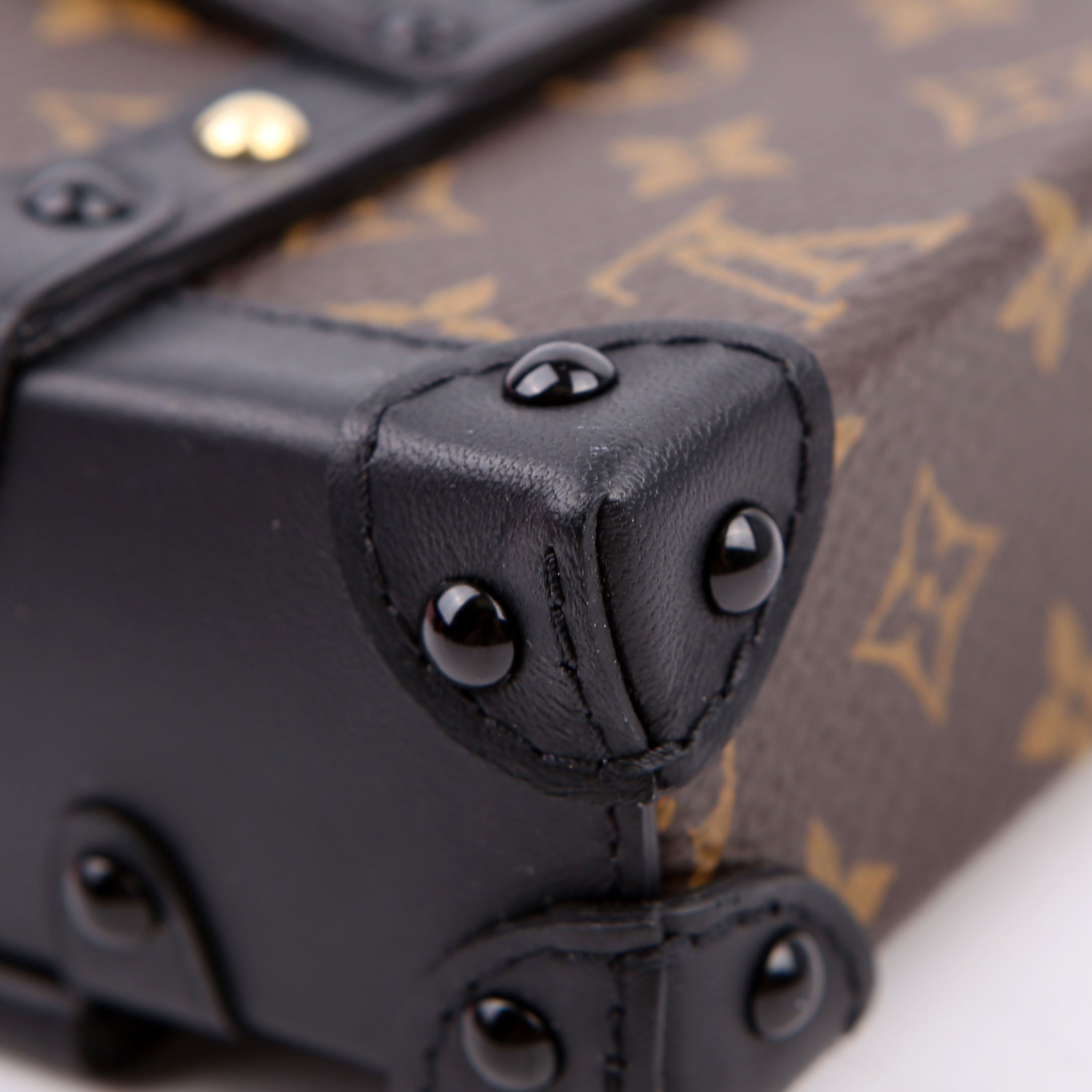 Essential Trunk NM Monogram